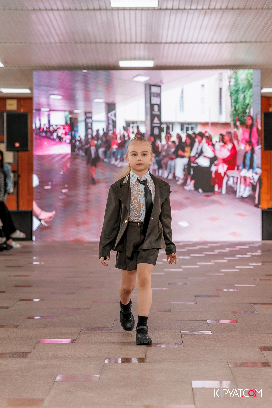 JUNIOR FASHION SHOW. КИПЯТКОМ АЛМАТЫ!