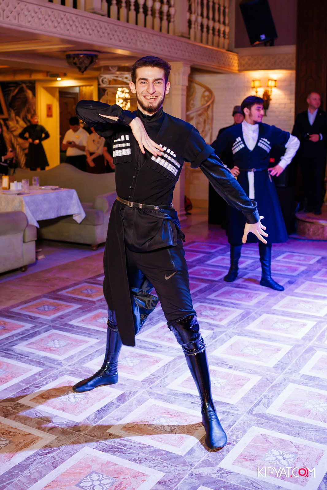 РЕСТОРАН ALAZANI. КИПЯТКОМ АЛМАТЫ!