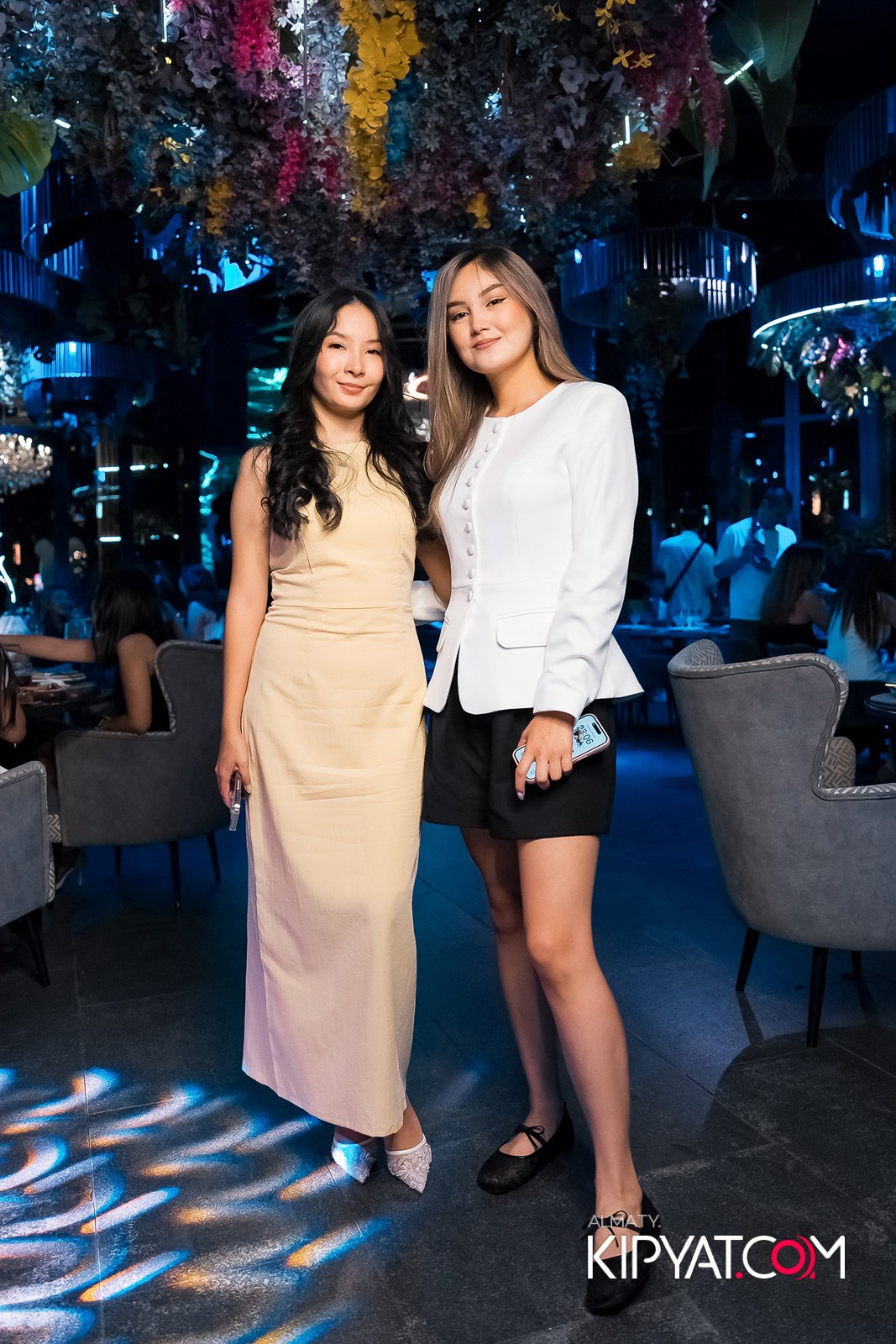 FRIENDS BAR & TERRACE. КИПЯТКОМ АЛМАТЫ!