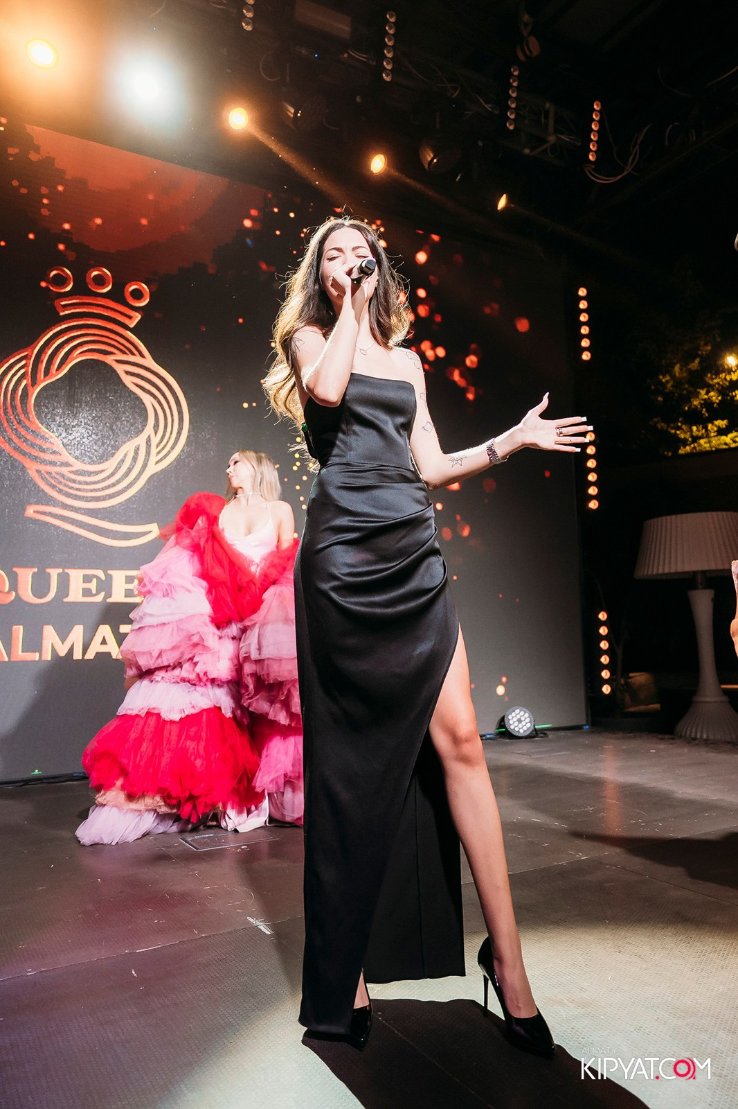 QUЕЕN. КИПЯТКОМ АЛМАТЫ!