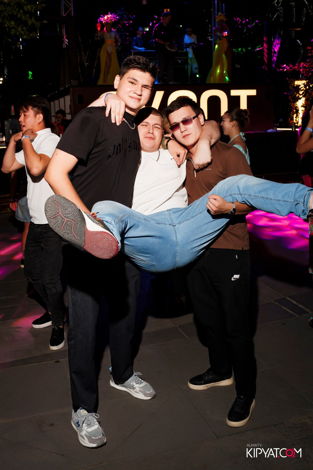 EVENT BAR. КИПЯТКОМ АЛМАТЫ!