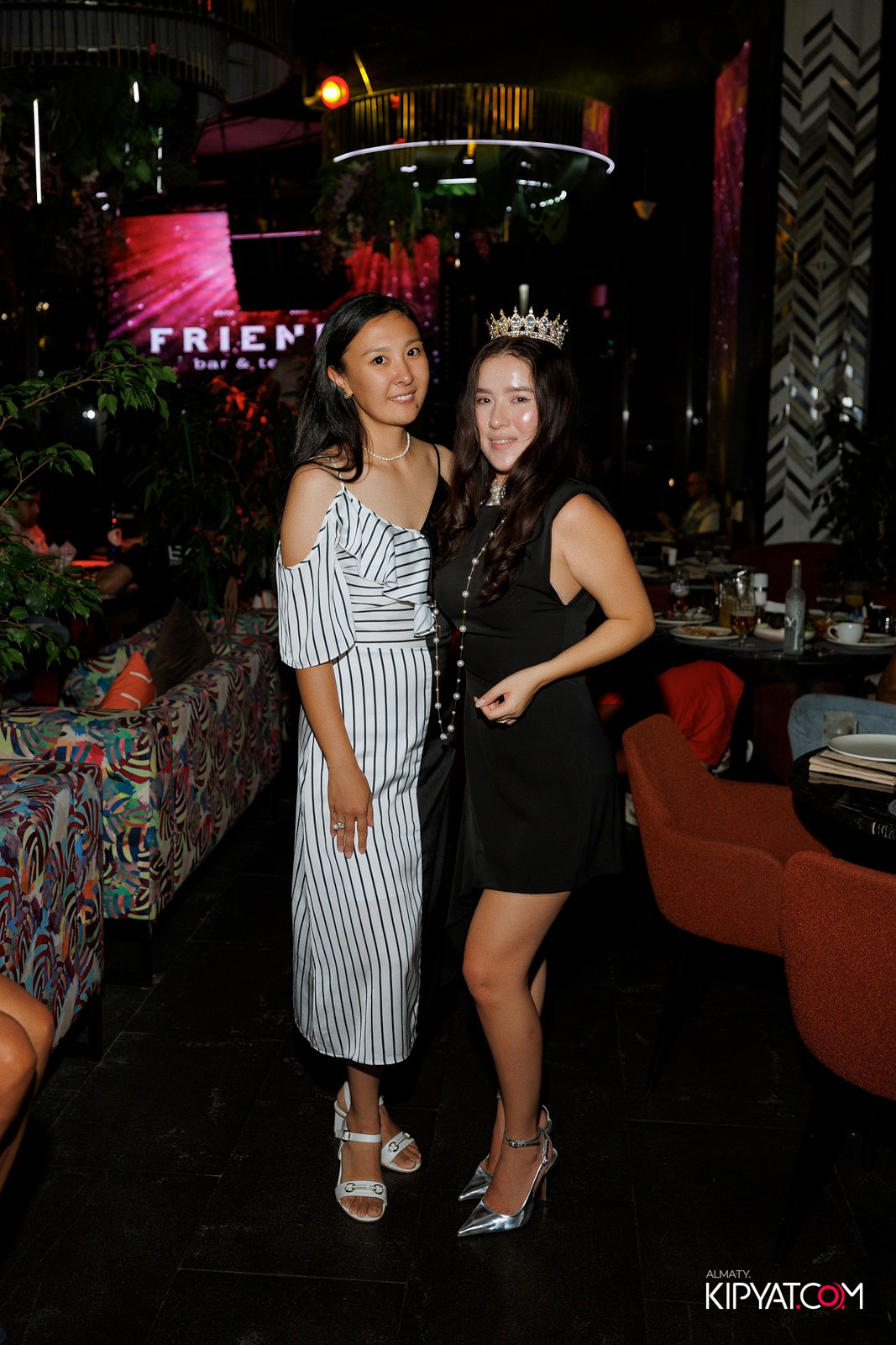 FRIENDS BAR & TERRACE. КИПЯТКОМ АЛМАТЫ! Фотосъемка мероприятий в Алматы