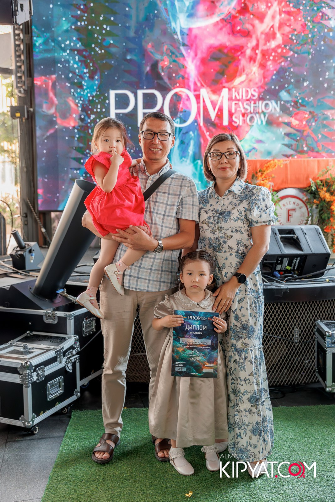 PROM KIDS FASHION SHOW. КИПЯТКОМ АЛМАТЫ!