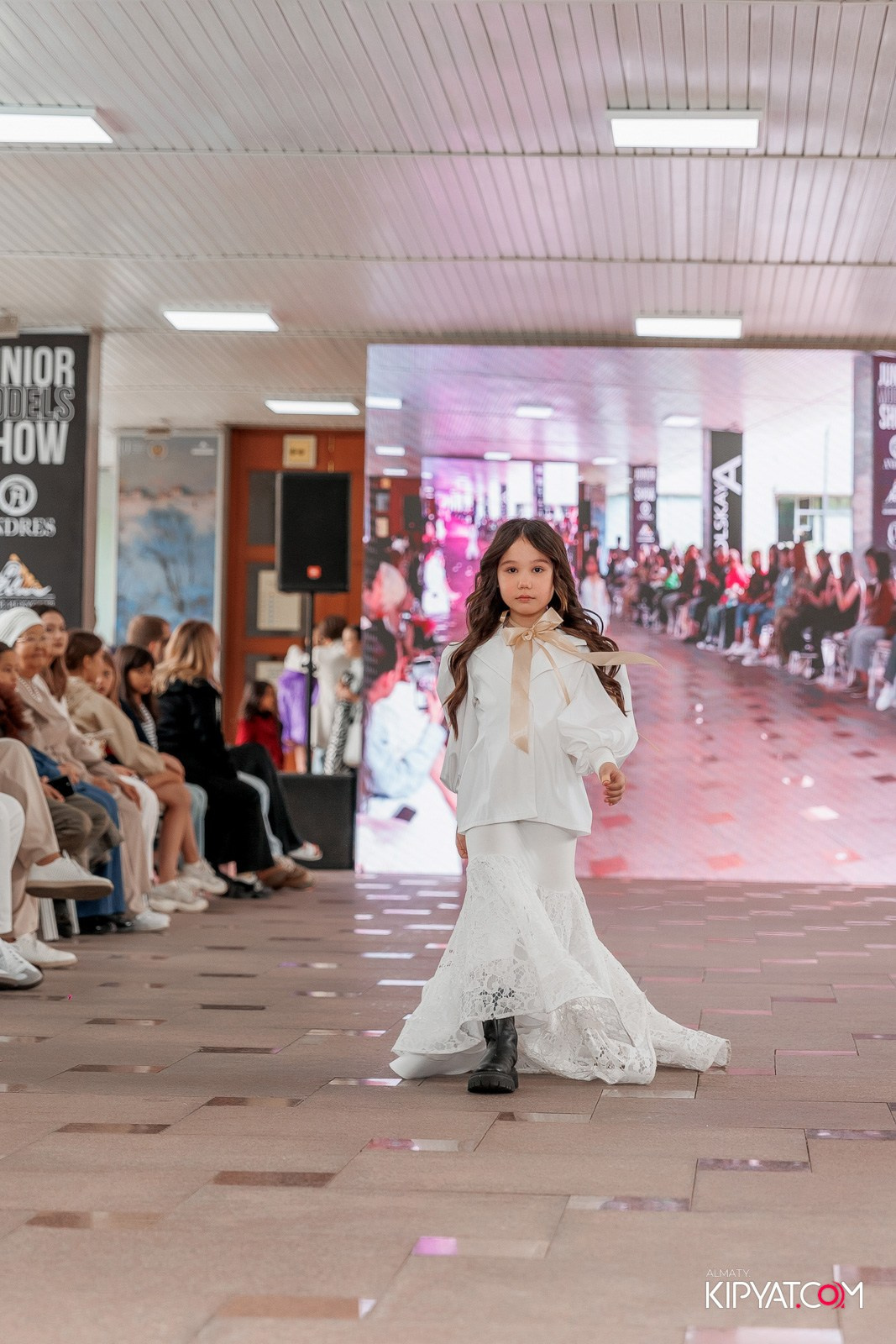 JUNIOR FASHION SHOW. КИПЯТКОМ АЛМАТЫ!