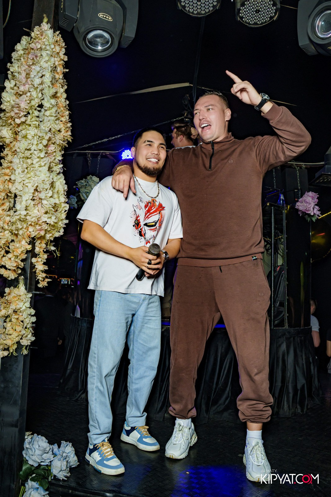 UYAT EMES BAR. КИПЯТКОМ АЛМАТЫ!