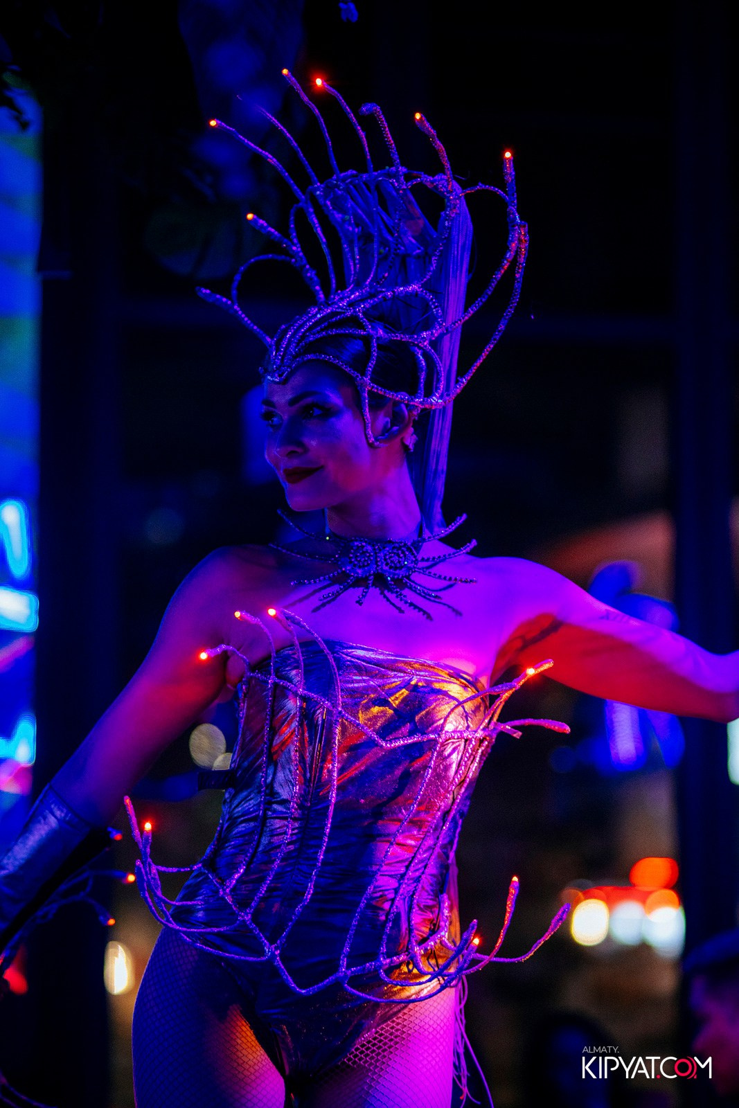 FRIENDS BAR & TERRACE. КИПЯТКОМ АЛМАТЫ!