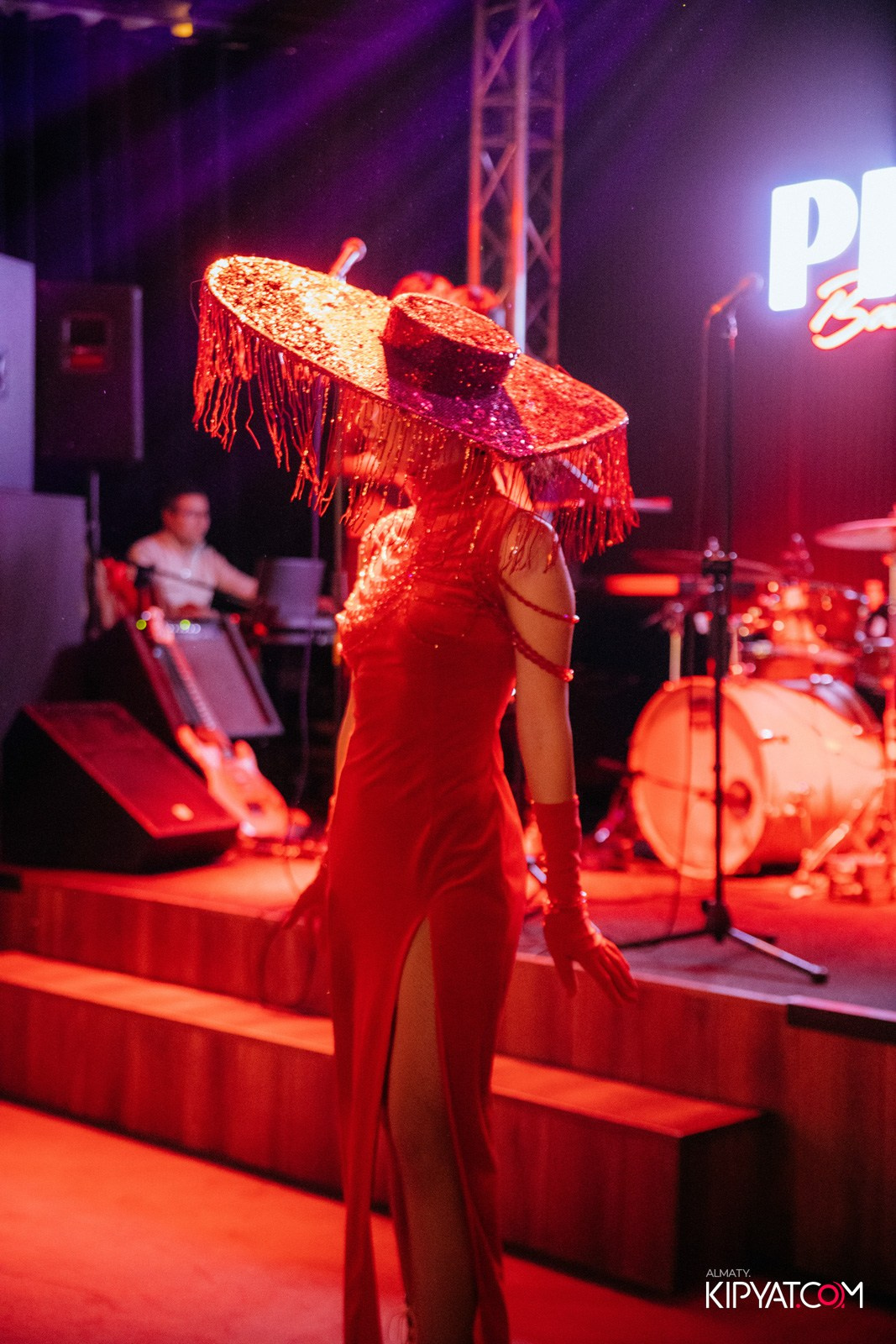 ПИНТА НА ДОСТЫК. КИПЯТКОМ АЛМАТЫ!