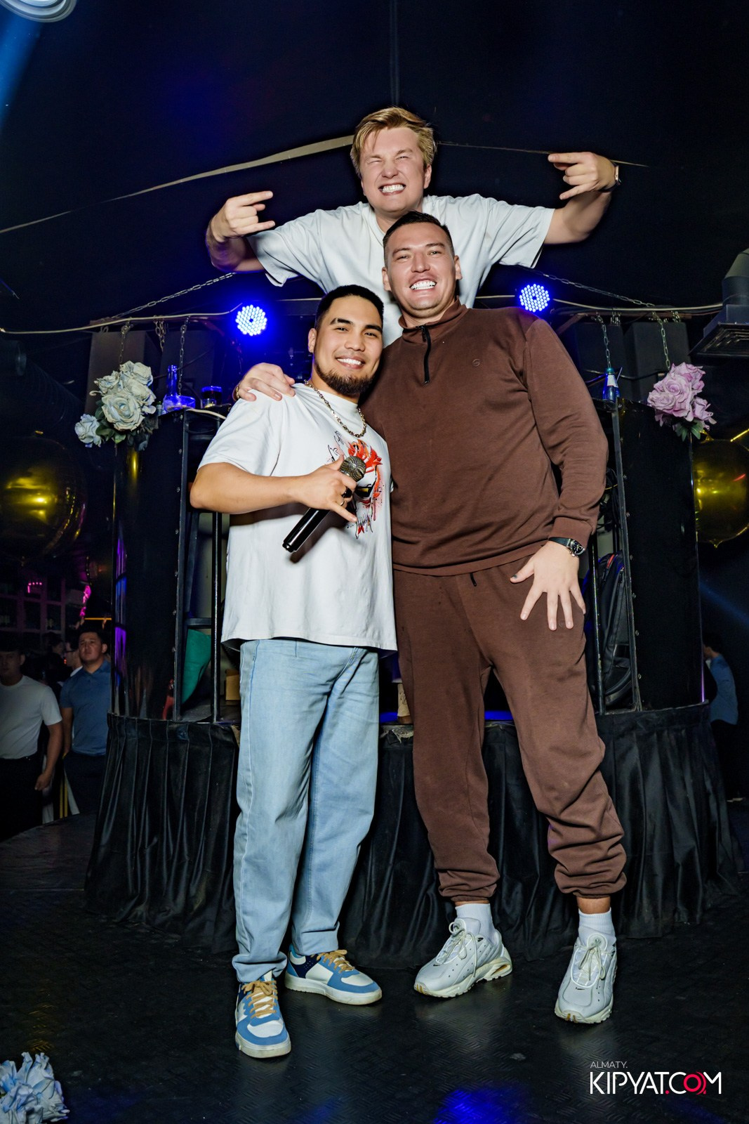 UYAT EMES BAR. КИПЯТКОМ АЛМАТЫ!