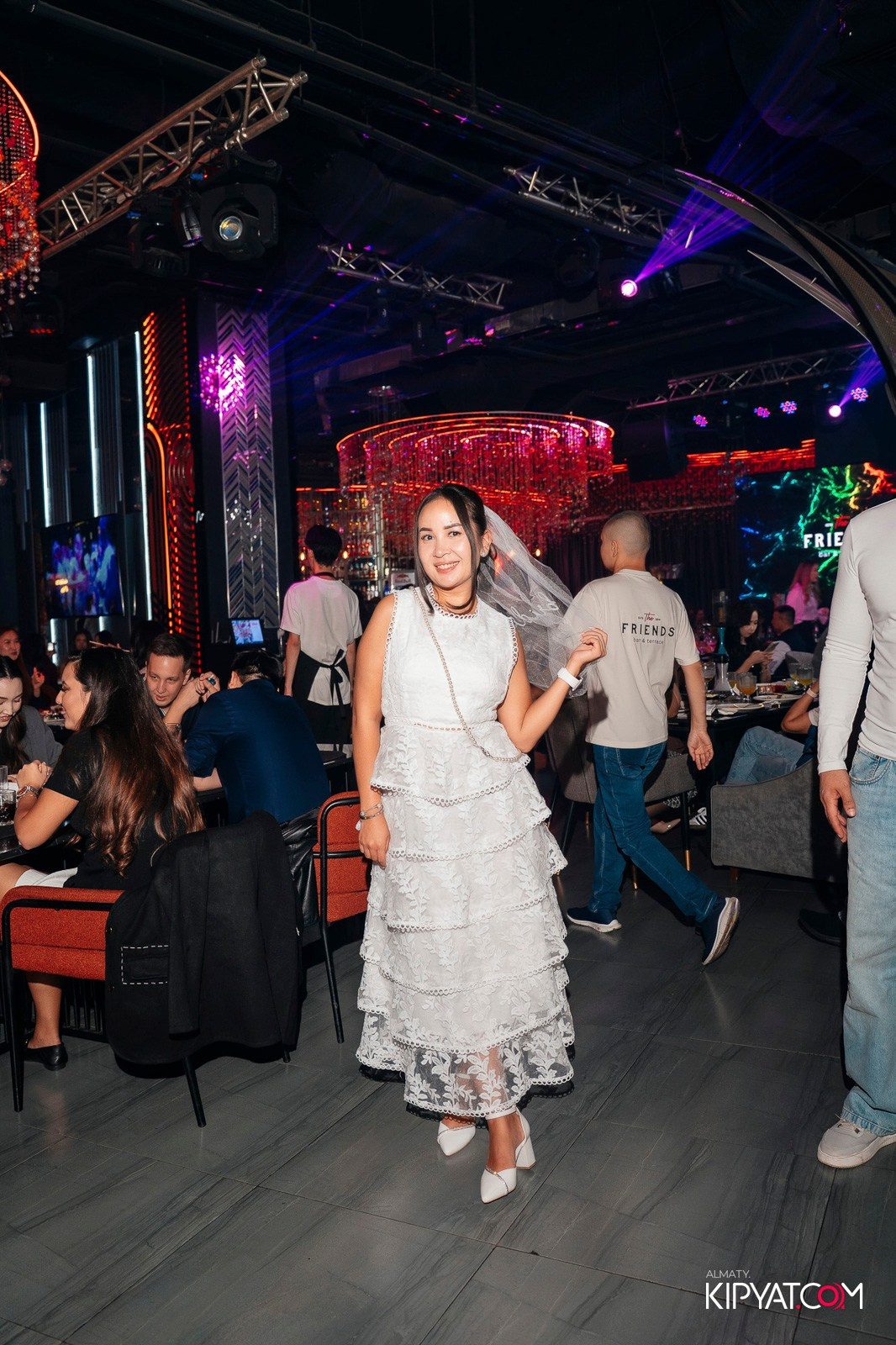 FRIENDS BAR & TERRACE. КИПЯТКОМ АЛМАТЫ!