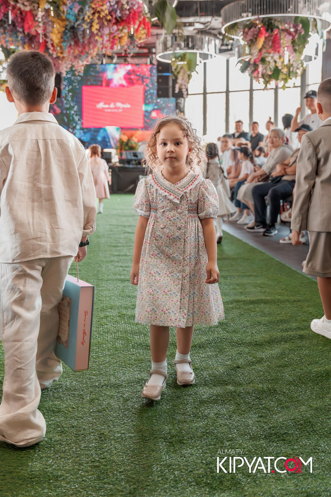 PROM KIDS FASHION SHOW. КИПЯТКОМ АЛМАТЫ!