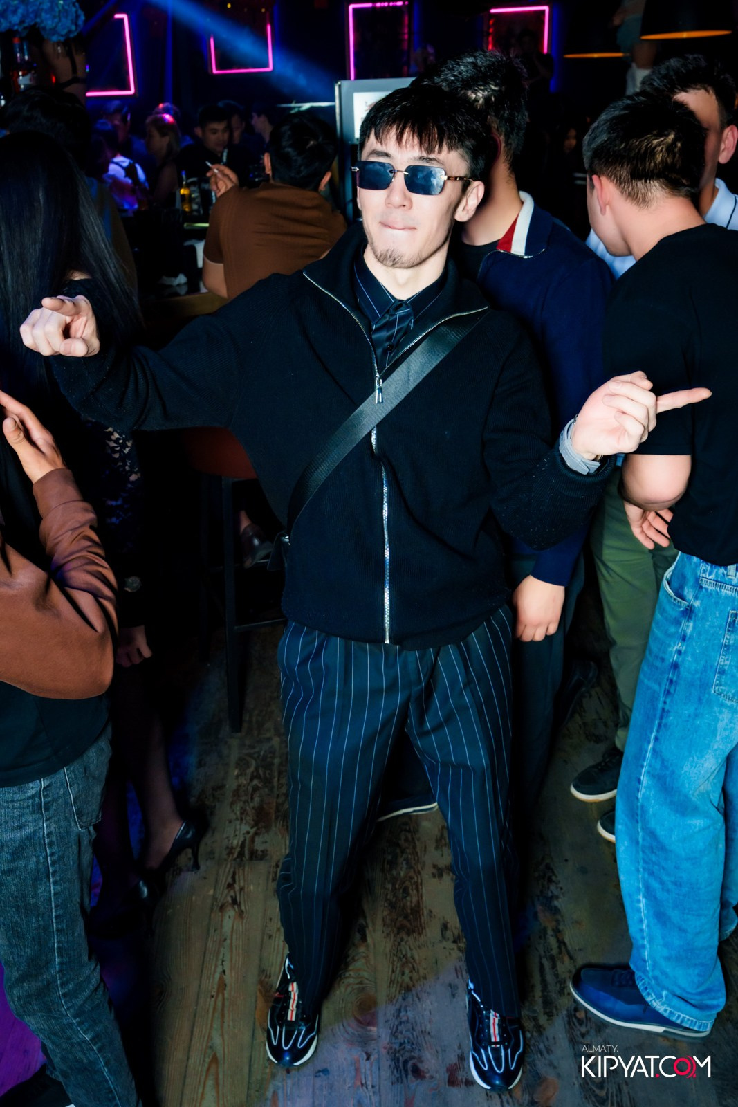 UYAT EMES BAR. КИПЯТКОМ АЛМАТЫ!