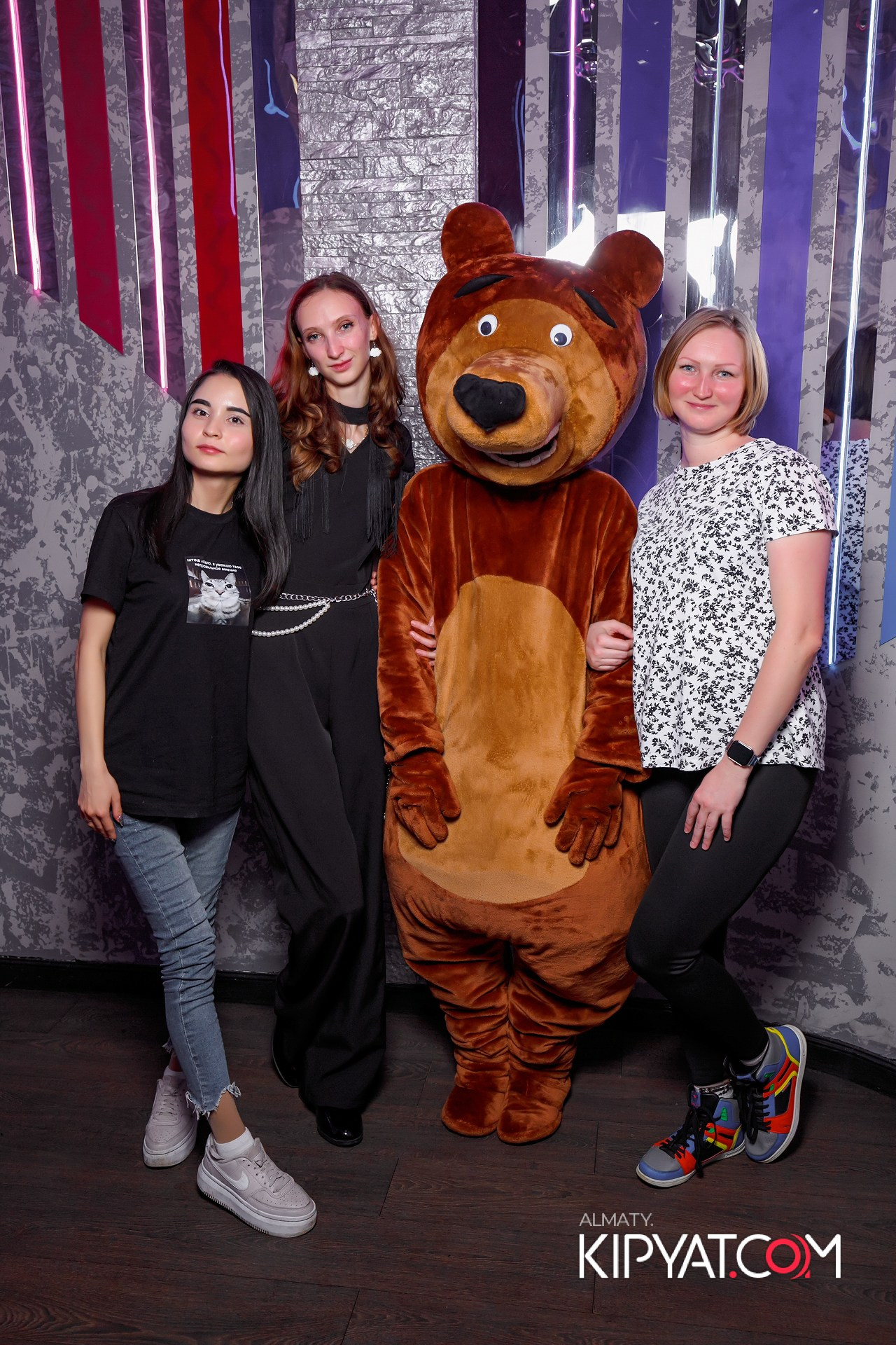 УХО И МЕДВЕДЬ НА ГАГАРИНА. КИПЯТКОМ АЛМАТЫ!