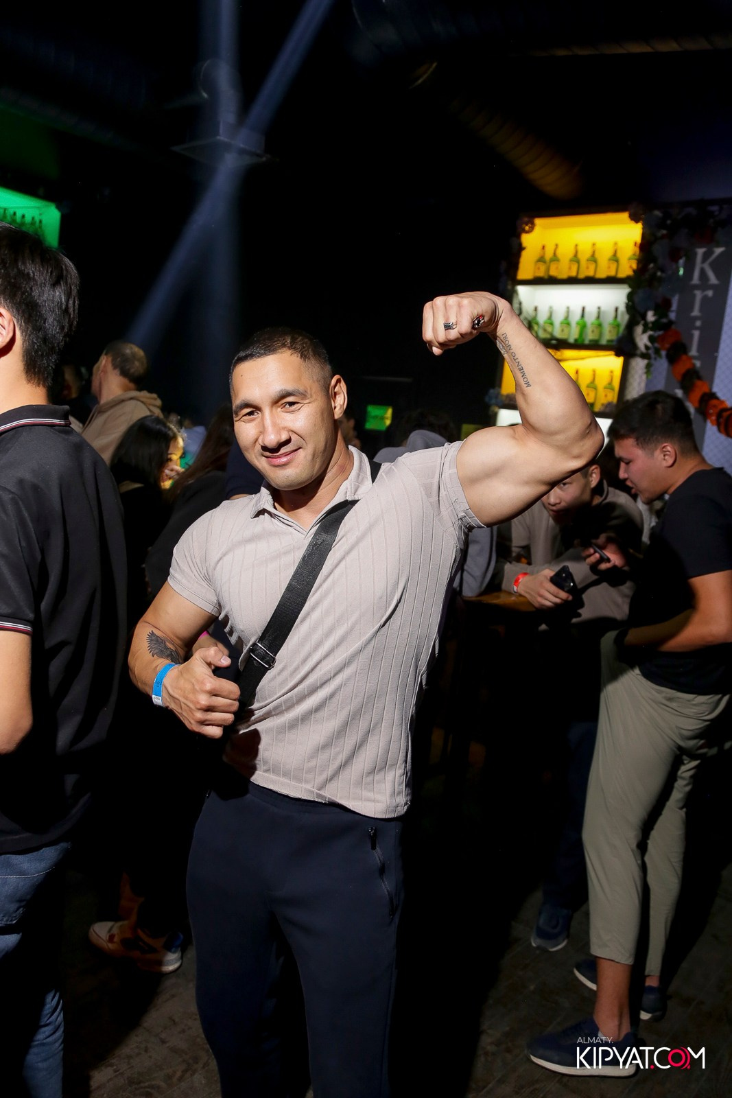 UYAT EMES BAR. КИПЯТКОМ АЛМАТЫ!