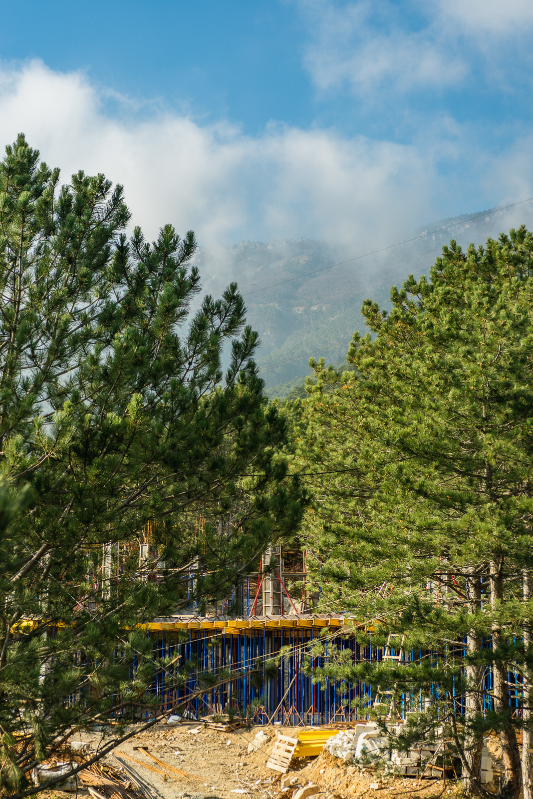 Фотосессия строительства коттеджного поселка в Ялте. Фотограф интерьеров Фотосъемка рекламы в Ялте и по Крыму