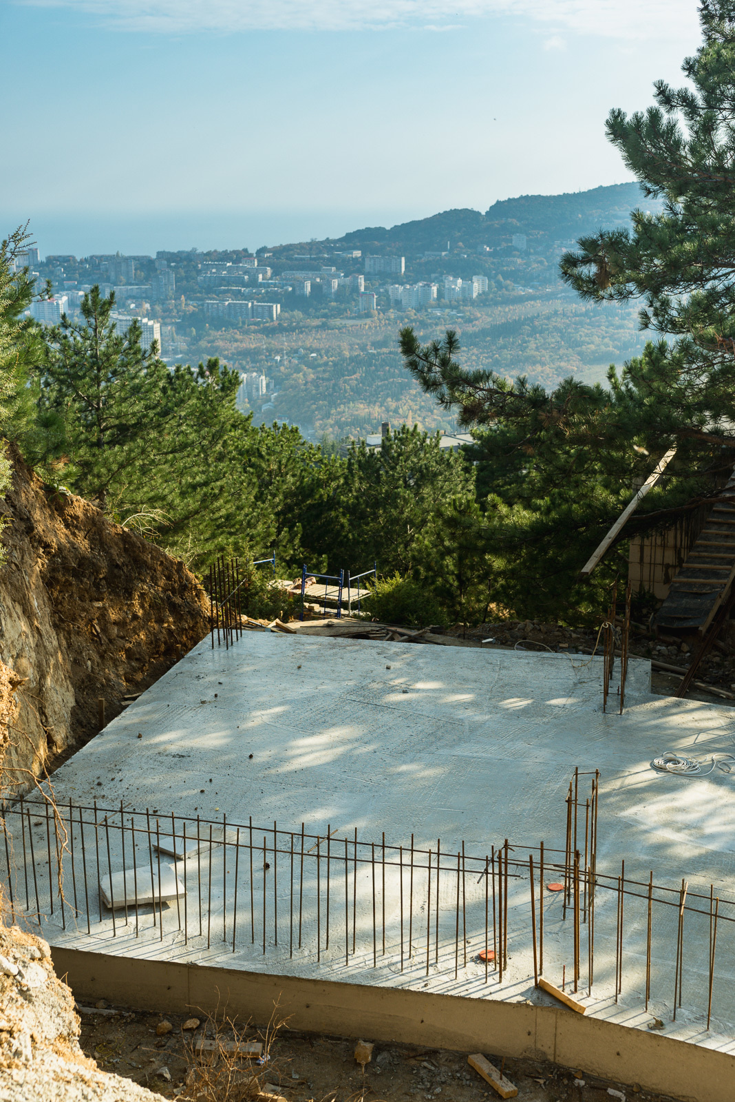 Фотосессия строительства коттеджного поселка в Ялте. Фотограф интерьеров Фотосъемка рекламы в Ялте и по Крыму