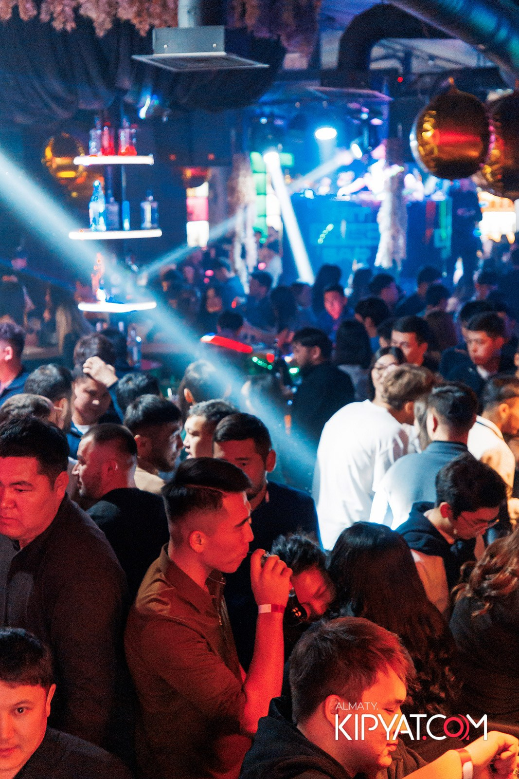 UYAT EMES BAR. КИПЯТКОМ АЛМАТЫ!