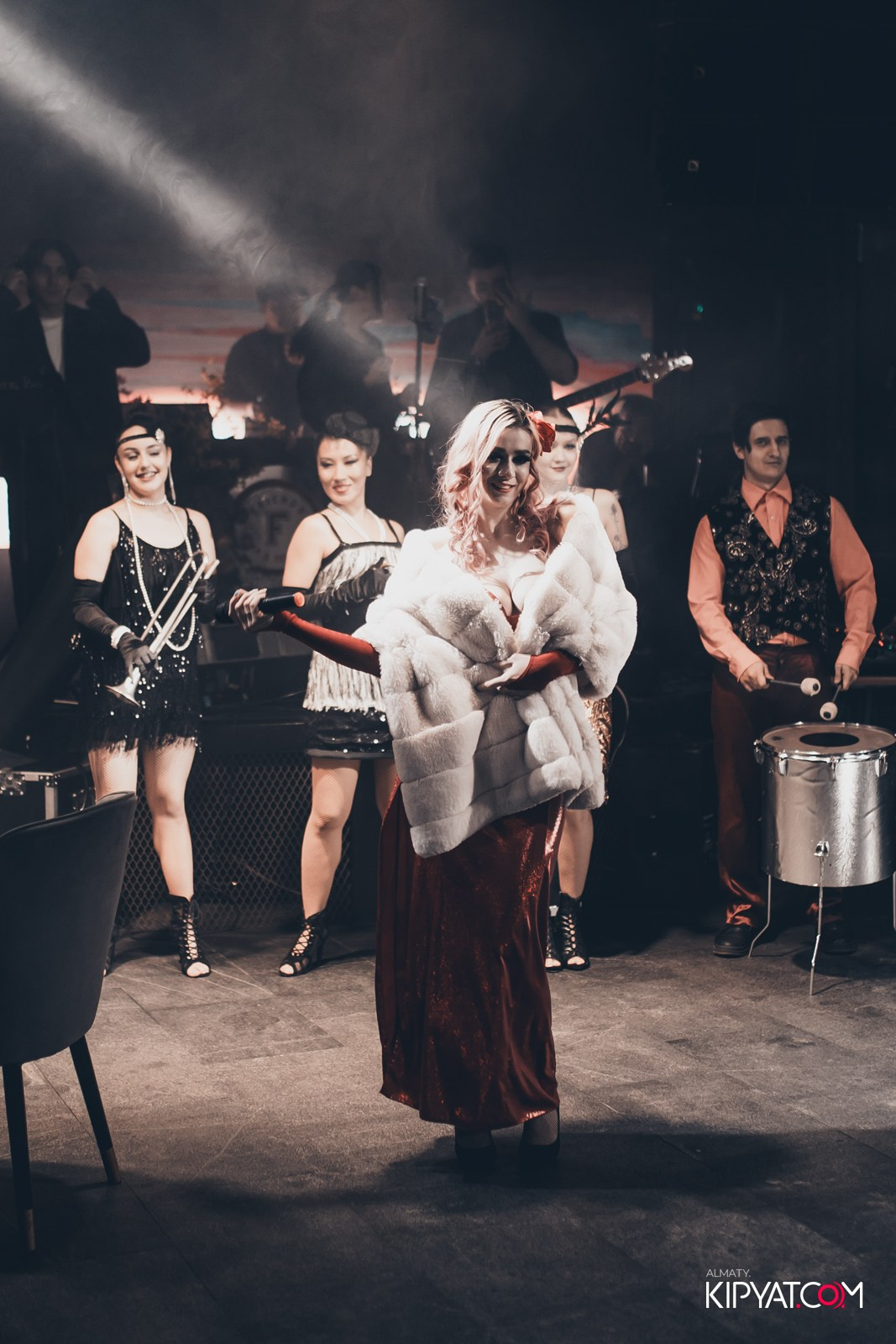 FRIENDS BAR & TERRACE. КИПЯТКОМ АЛМАТЫ!