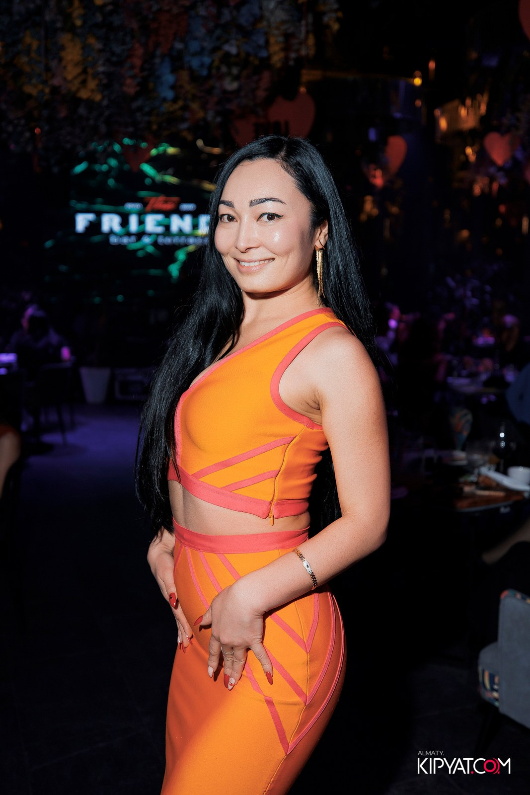 FRIENDS BAR & TERRACE. КИПЯТКОМ АЛМАТЫ! Фотосъемка мероприятий в Алматы