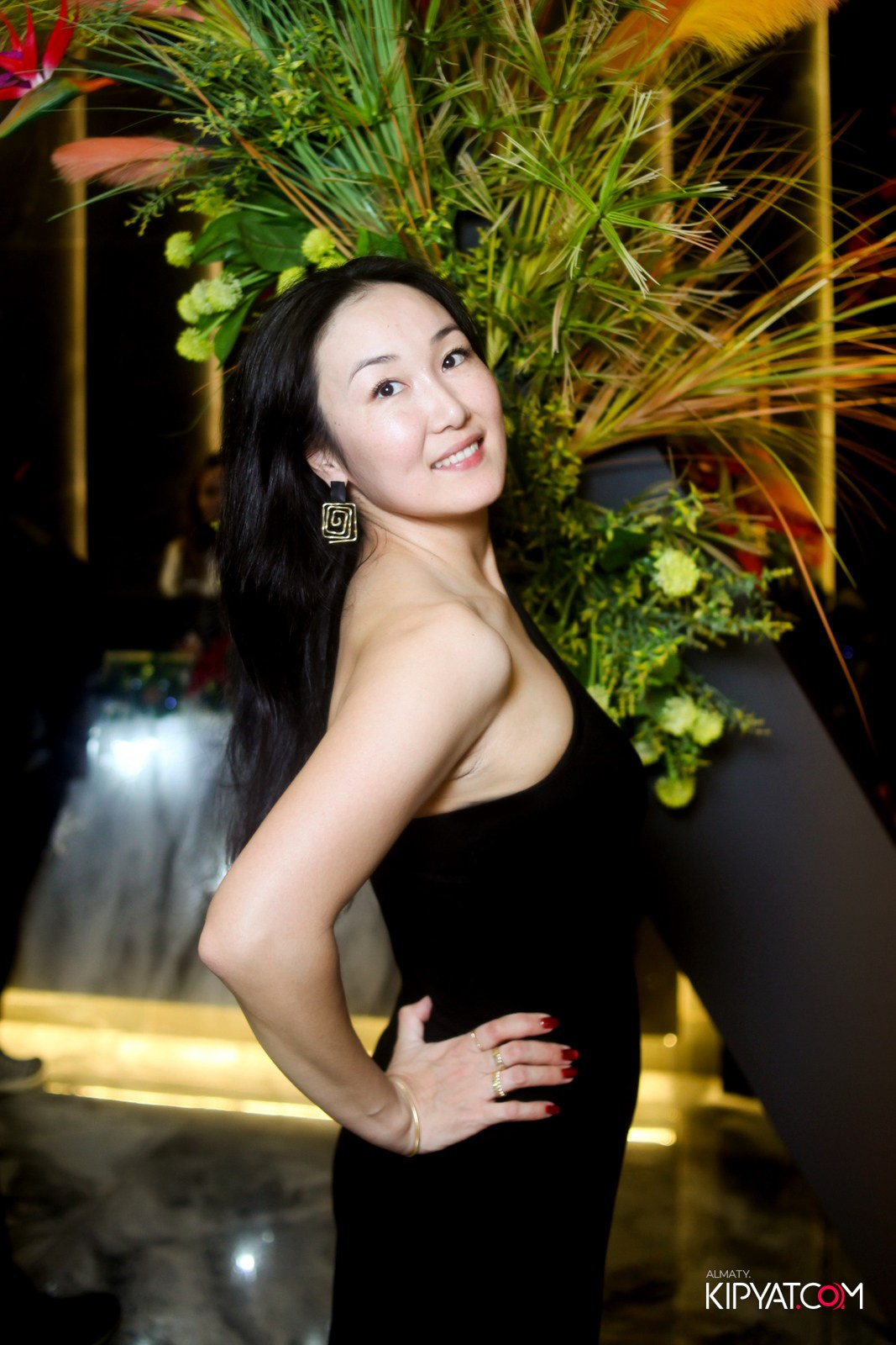 БАР ПАНАЕХАЛИ НА ДОСТЫК. КИПЯТКОМ АЛМАТЫ!