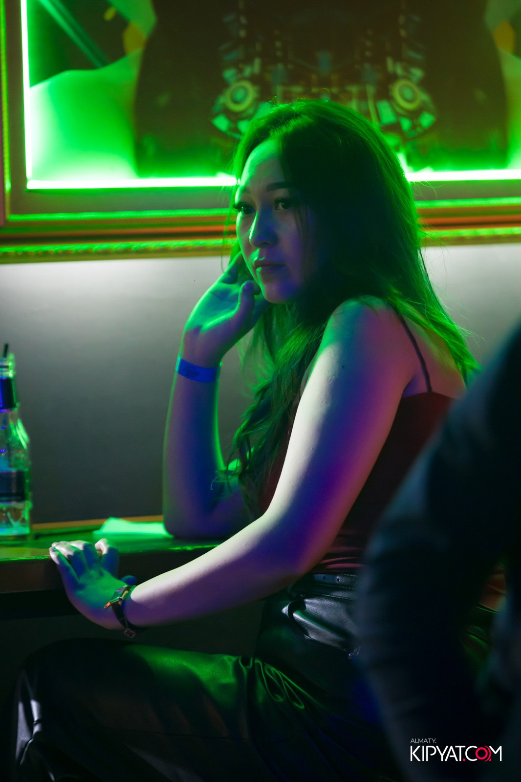 UYAT EMES BAR. КИПЯТКОМ АЛМАТЫ!