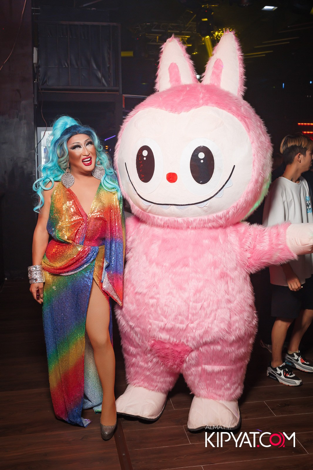 НОЧНОЙ КЛУБ ICON. КИПЯТКОМ АЛМАТЫ!