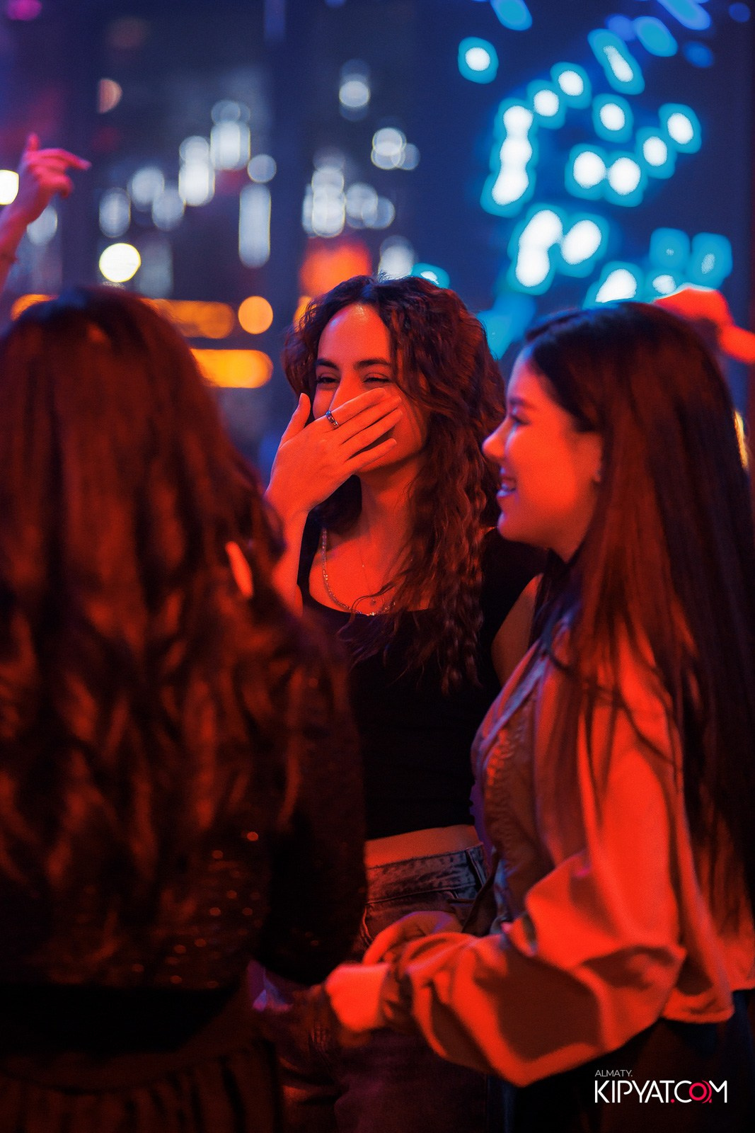 FRIENDS BAR & TERRACE. КИПЯТКОМ АЛМАТЫ!