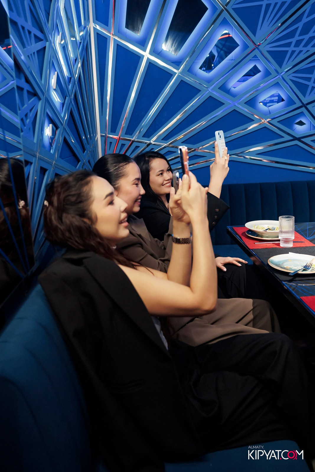 ЗАЯ, НА БИС. КИПЯТКОМ АЛМАТЫ! Фотосъемка мероприятий в Алматы