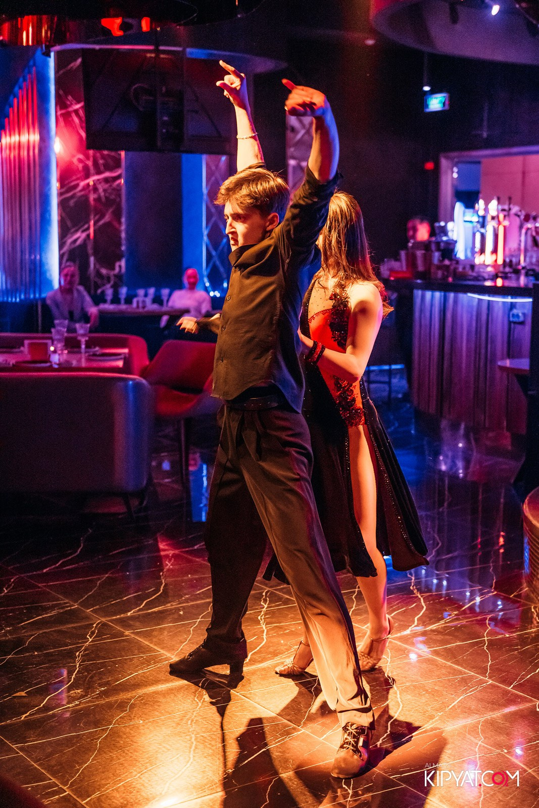 MOOD KARAOKE & TERRACE. КИПЯТКОМ АЛМАТЫ!