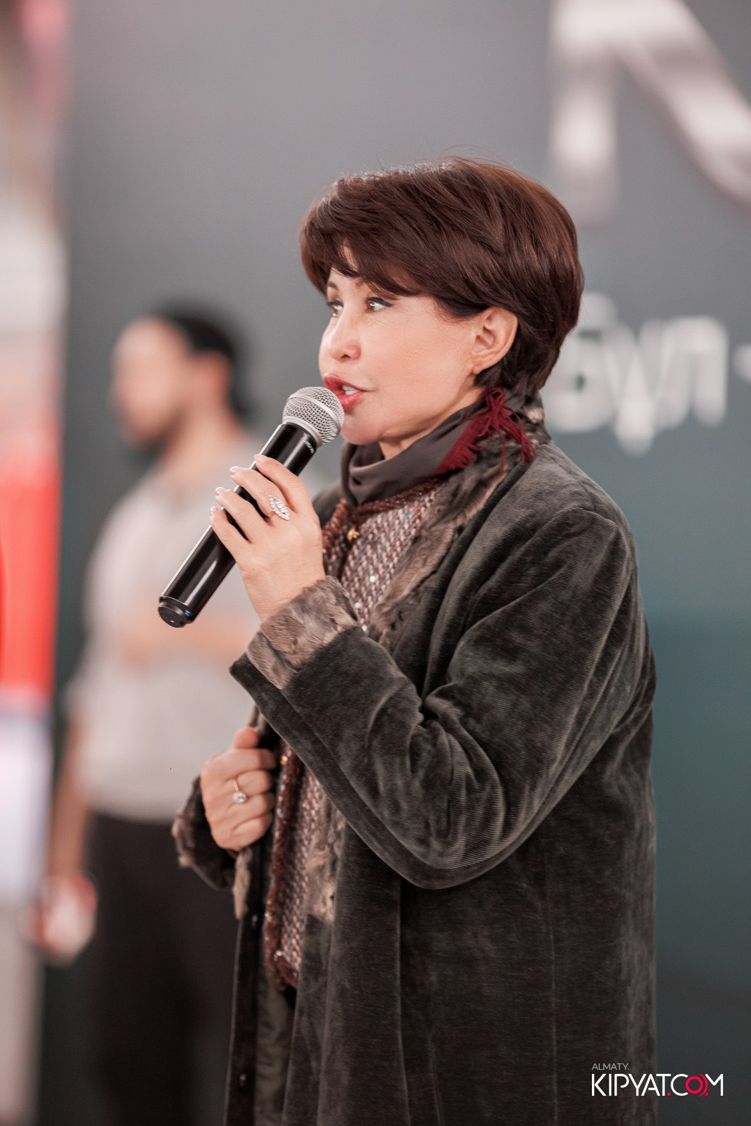 FASHION ПОКАЗ, КАЗАХСКОЙ НАЦИОНАЛЬНОЙ ОДЕЖДЫ. КИПЯТКОМ АЛМАТЫ!