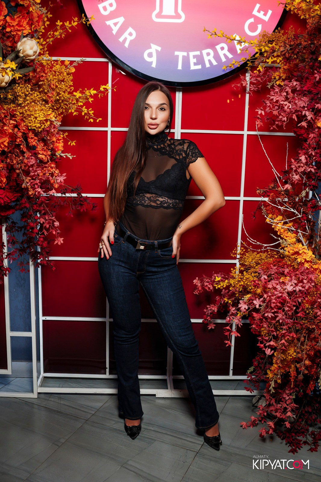 FRIENDS BAR & TERRACE. КИПЯТКОМ АЛМАТЫ!