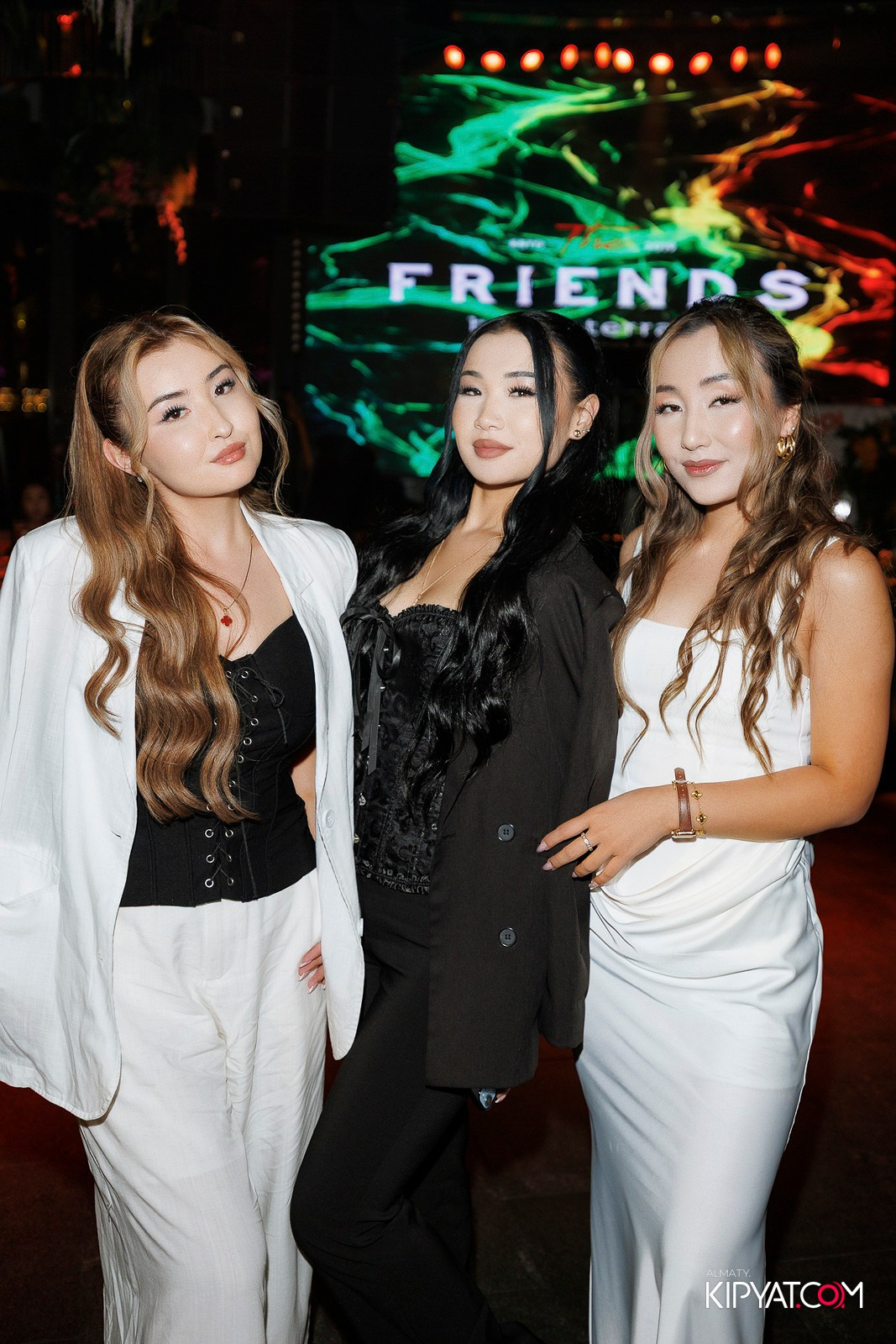 FRIENDS BAR & TERRACE. КИПЯТКОМ АЛМАТЫ! Фотосъемка мероприятий в Алматы