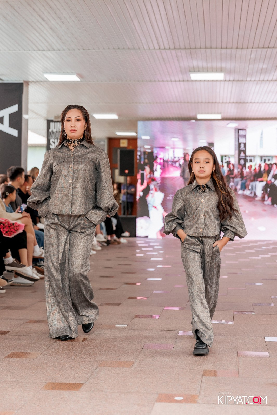 JUNIOR FASHION SHOW. КИПЯТКОМ АЛМАТЫ!