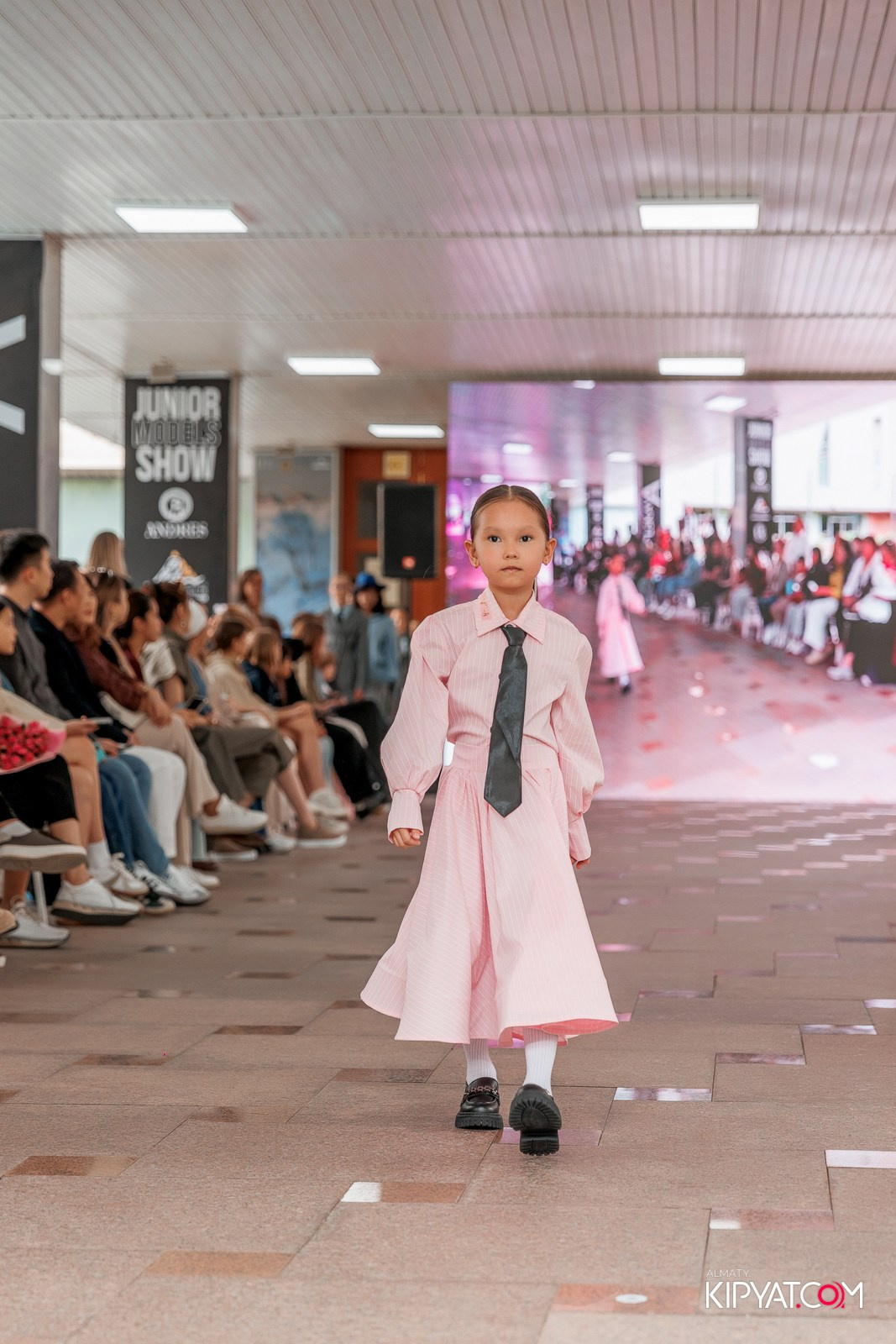 JUNIOR FASHION SHOW. КИПЯТКОМ АЛМАТЫ!