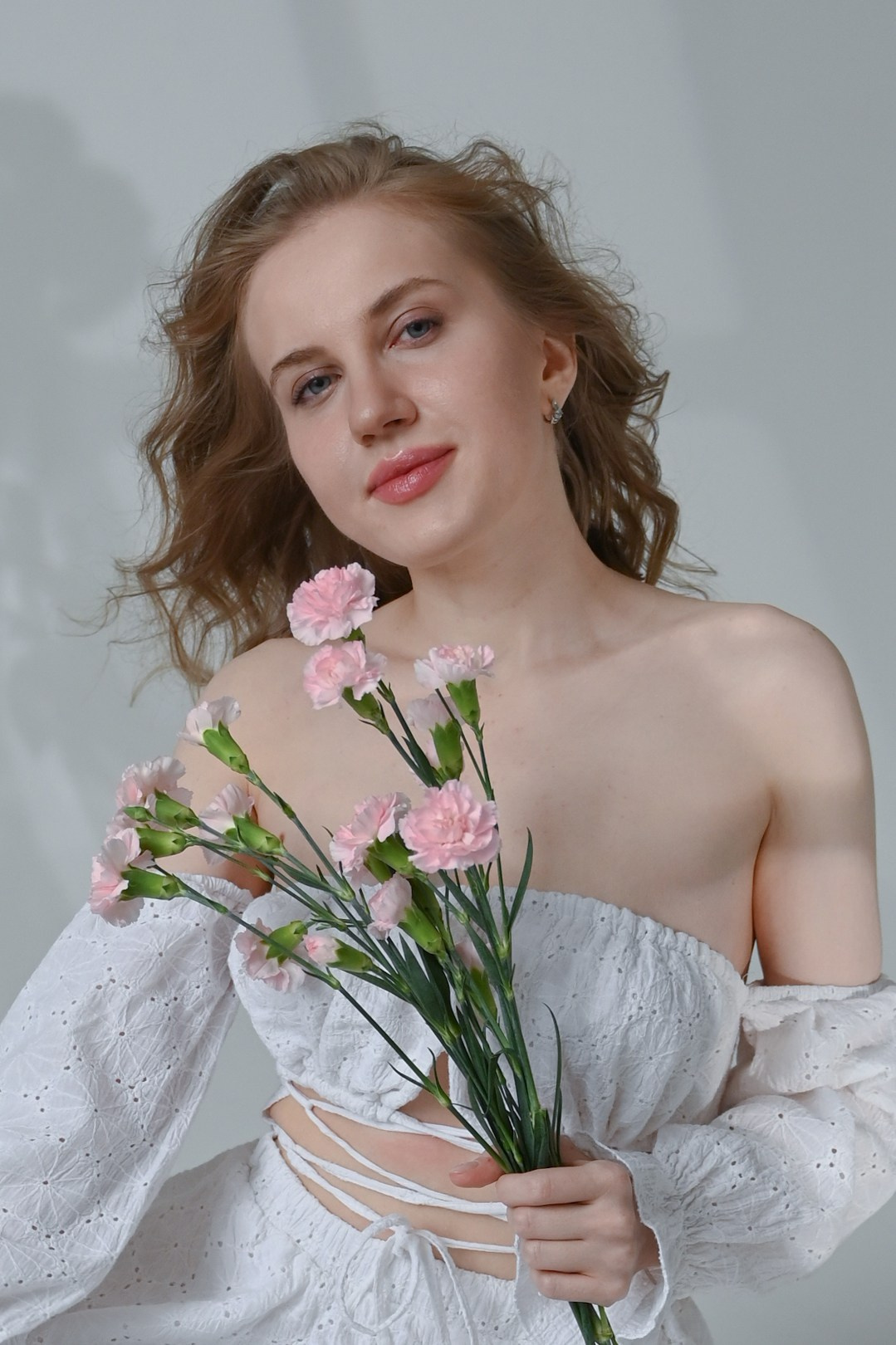 Женская фотосессия с цветами. Портретный фотограф в Москве Казьмина Олеся