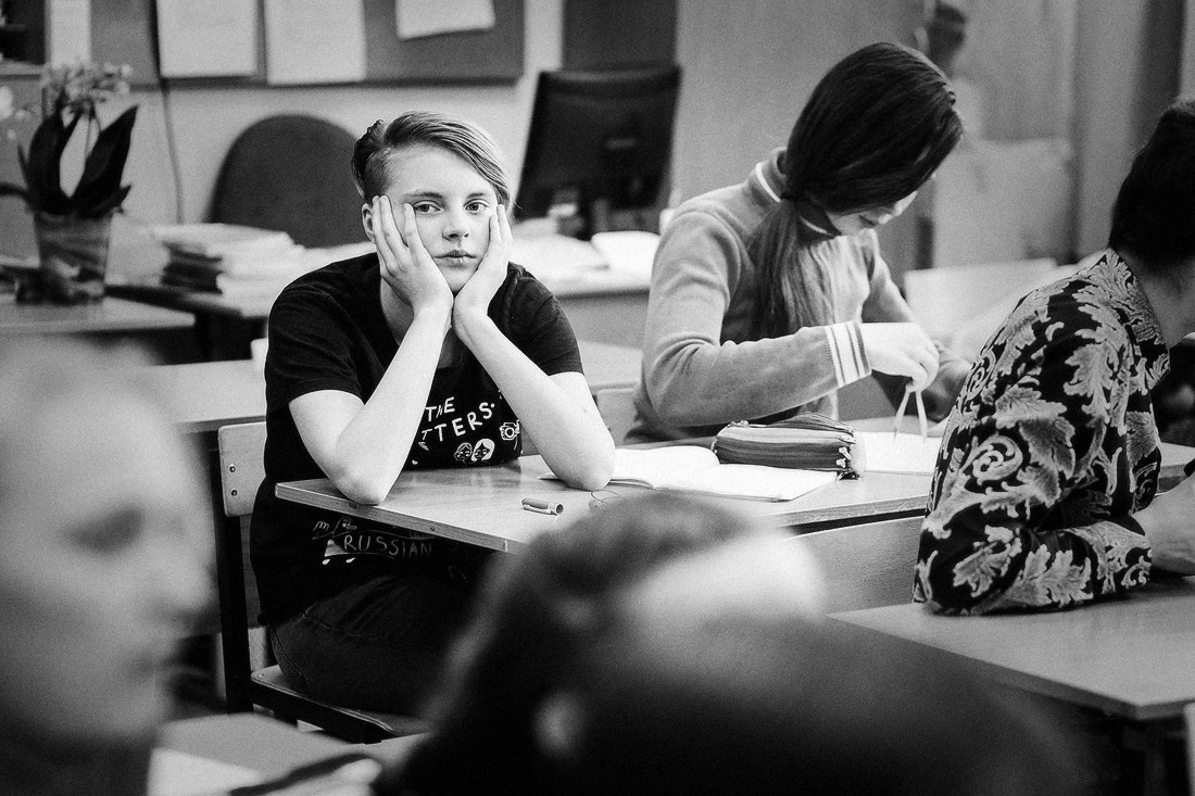 Фоторепортаж со школьного урока 4-го класса. Репортажный фотограф Борис Геер