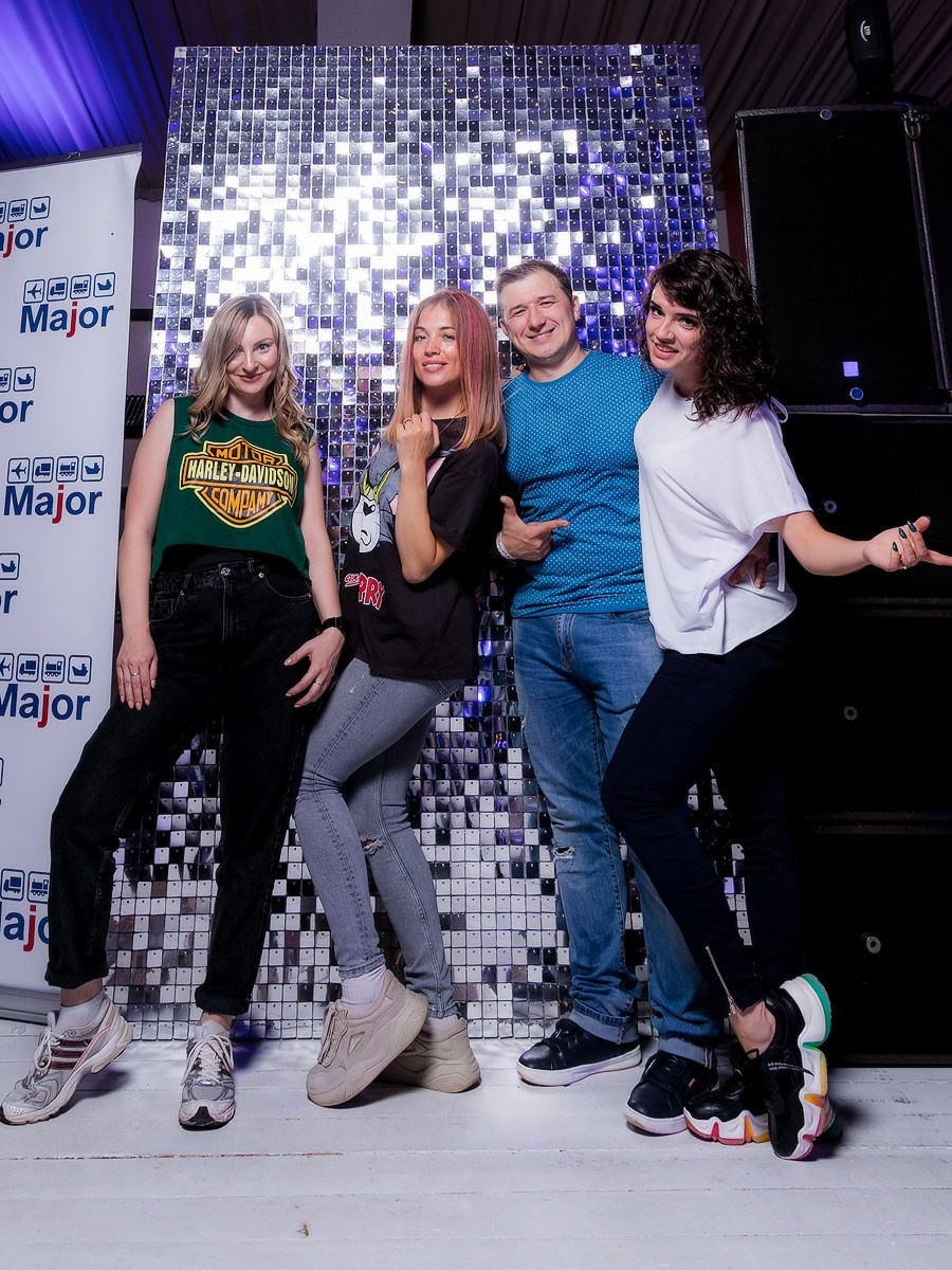 Фотосъемка корпоратива Major на берегу строгинской поймы. Репортажный фотограф Борис Геер