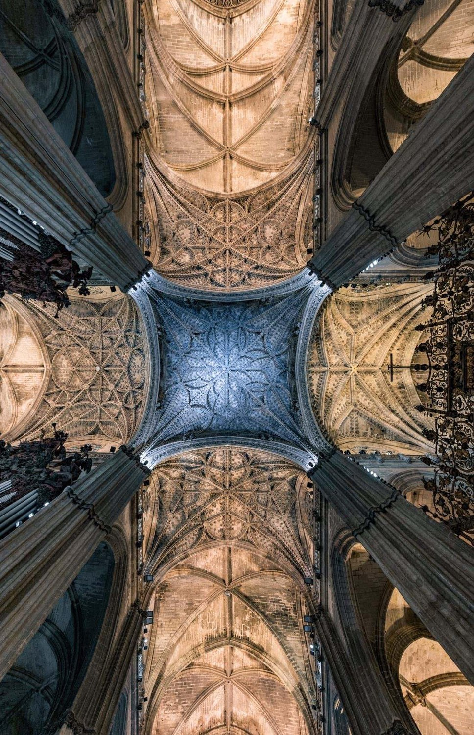 Look Up. Вадим Щербаков | архитектурный фотограф