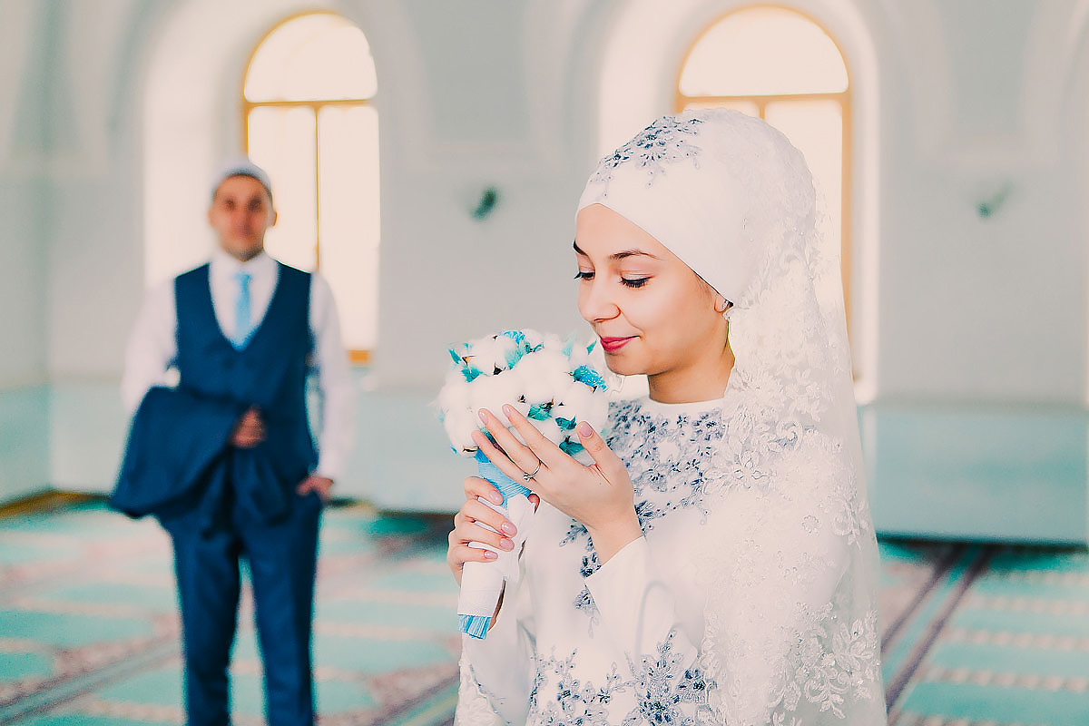 никах в мечети Марджани, букет невесты, фотосессия никах, букет на никах