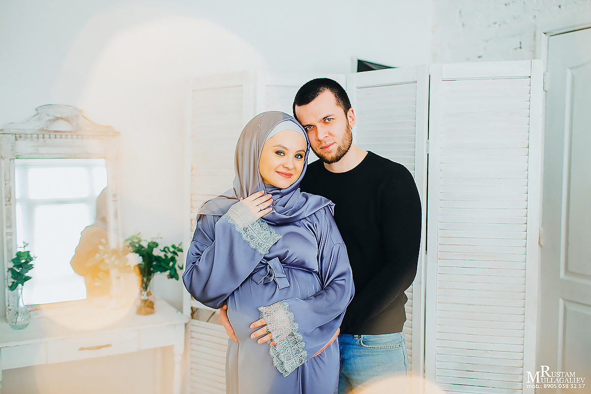 Профессиональный свадебный и семейный фотограф Муллагалиев Рустам, тел.: 89050383257 
В ожидании чуда лучше проводить на сроке 7 месяцев, в фотостудии если на улице уже прохладно и можно на природе, если не сильно жарко. В ожидании чуда подразумевает фотосессия беременной мамы. Иногда участником фотосъемки бывает папа. В ожидании чуда лучше согласовывать заранее, предварительно оговорить все нюансы и при надобности забронировать фотостудию. 