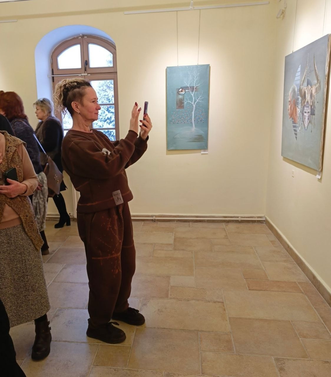 Выставочная АРТ резиденция " ЯБЛОКО»