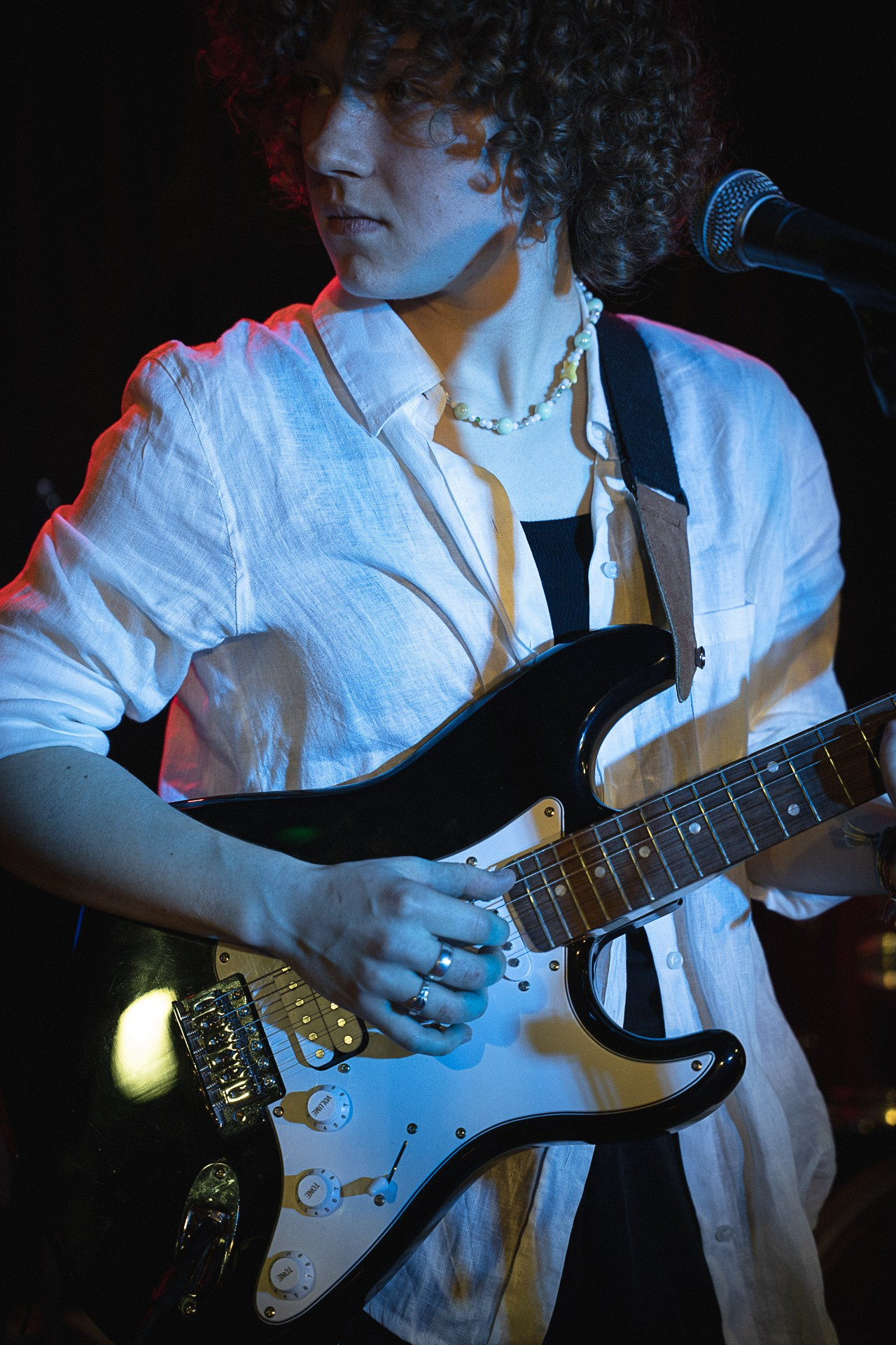 В кадре: Разбитая ваза. Объективно. Показываю жизнь через свои кадры