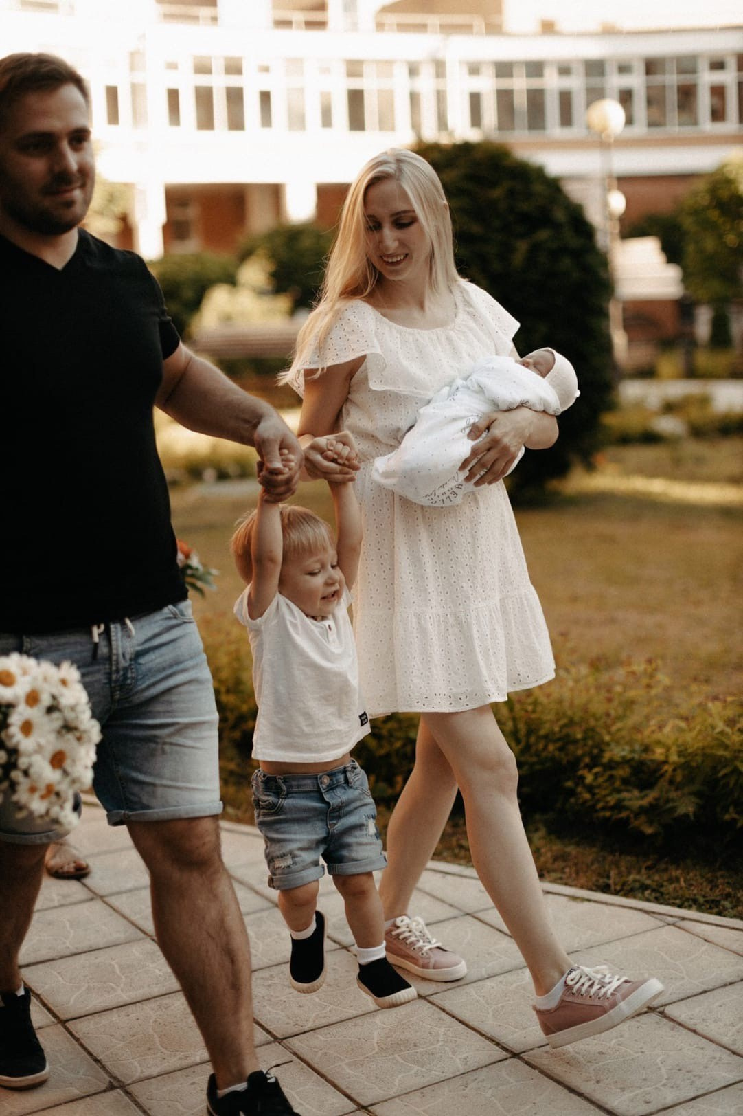 Выписка из Зеленоградского роддома. Свадебный и семейный фотограф Скрынник Светлана