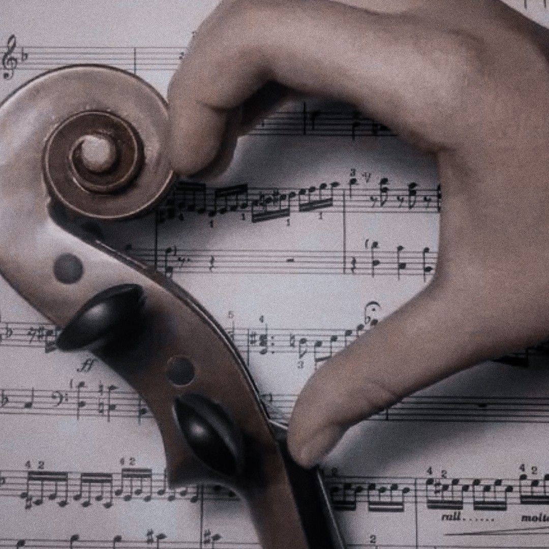 Скрипка и девушка. Фотограф в Екатеринбурге Юлия Ташлыцкая