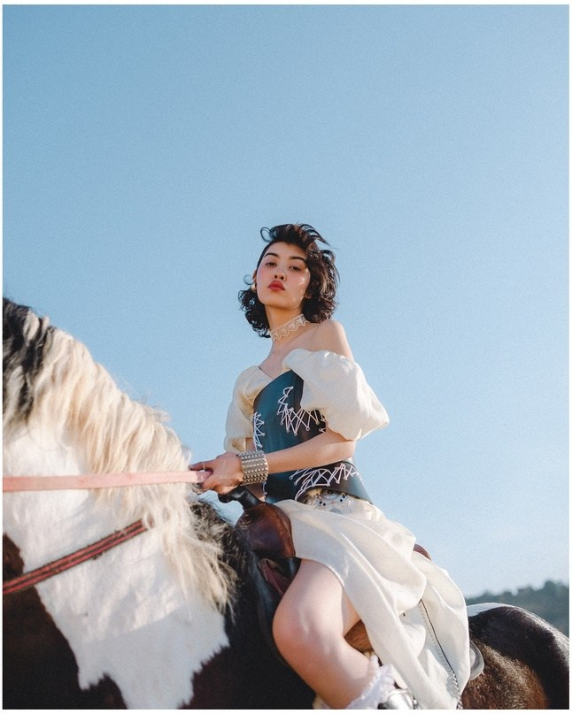 Горы, лошадь, фотосессия