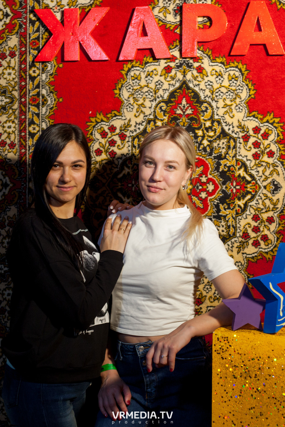 Крупным Планом в гриль-баре «Жара»