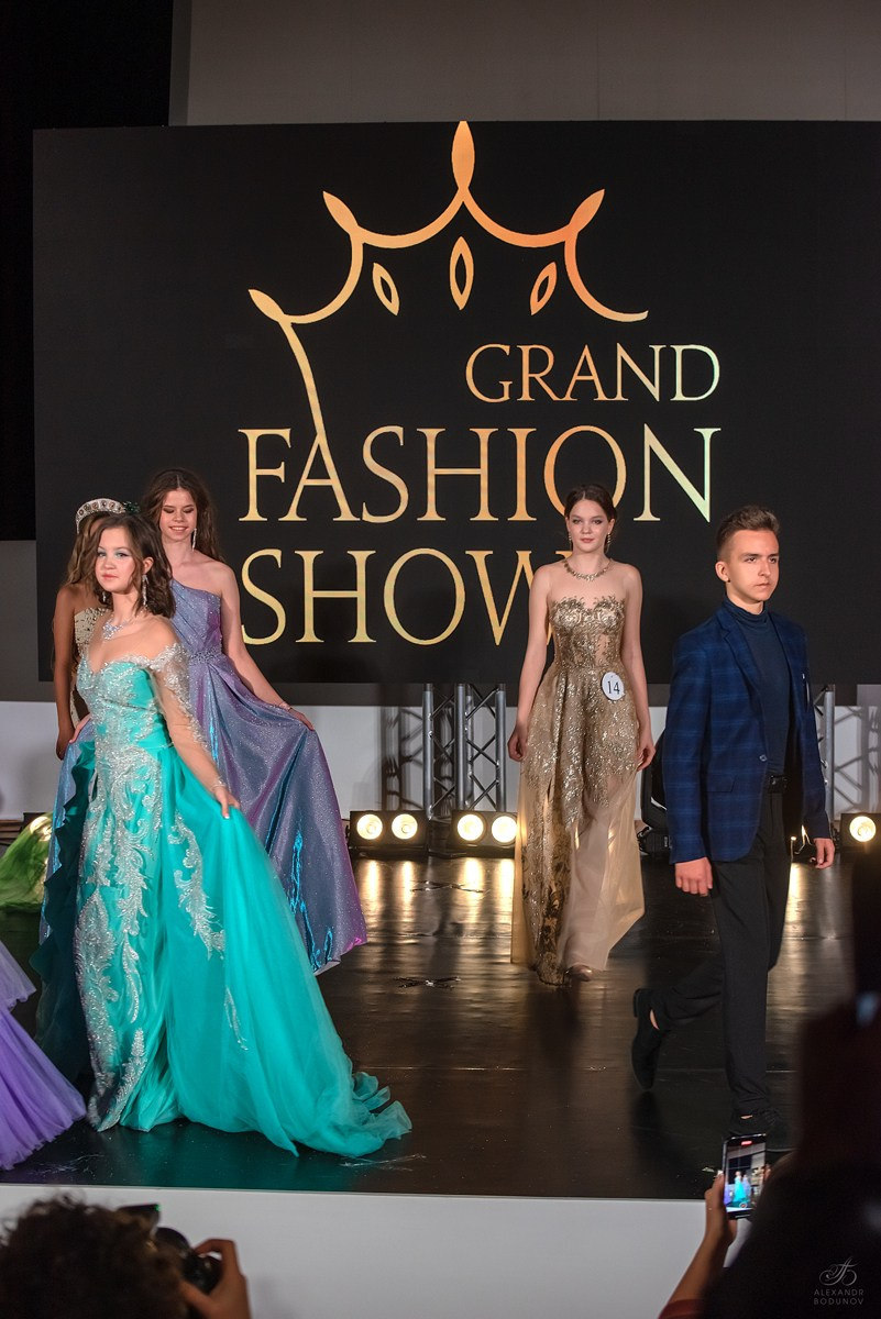 GrandFashionShow2024. Семейный и коммерческий фотограф в Сочи Александр Бодунов