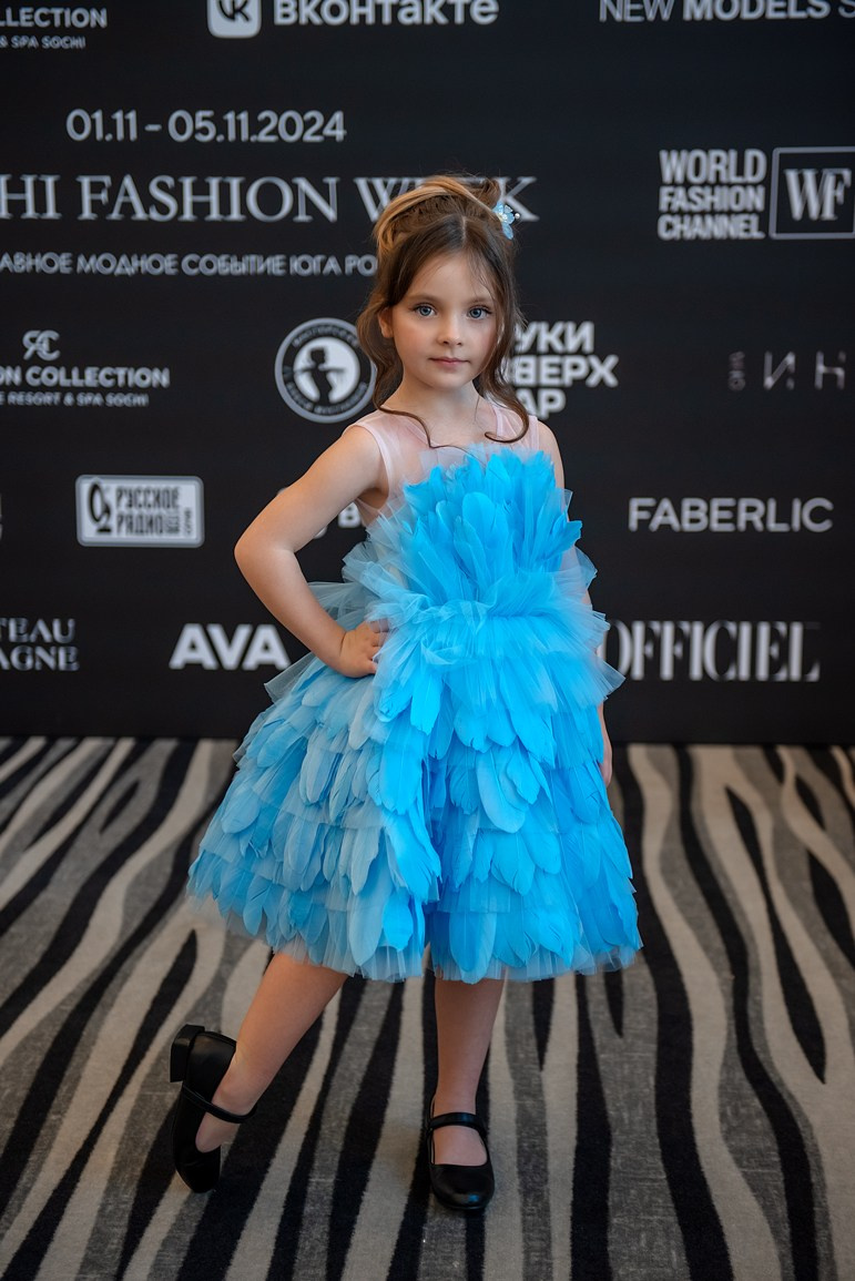 SochiFashionWeek2024 дизайнер Юлия Крылова. Семейный и коммерческий фотограф в Сочи Александр Бодунов