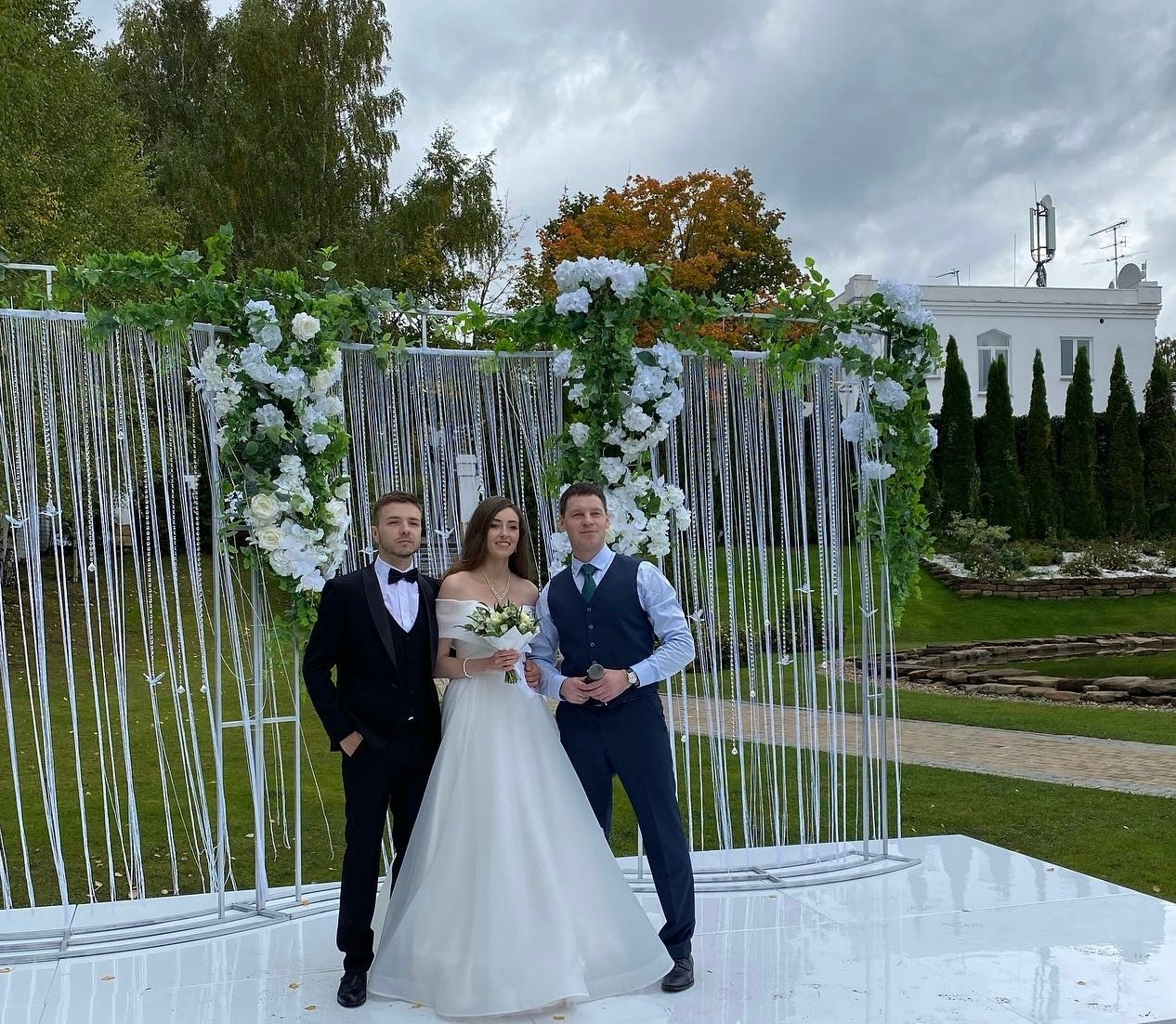 Ведущий и Вокалист Александр Узунов в Москве и Московской области