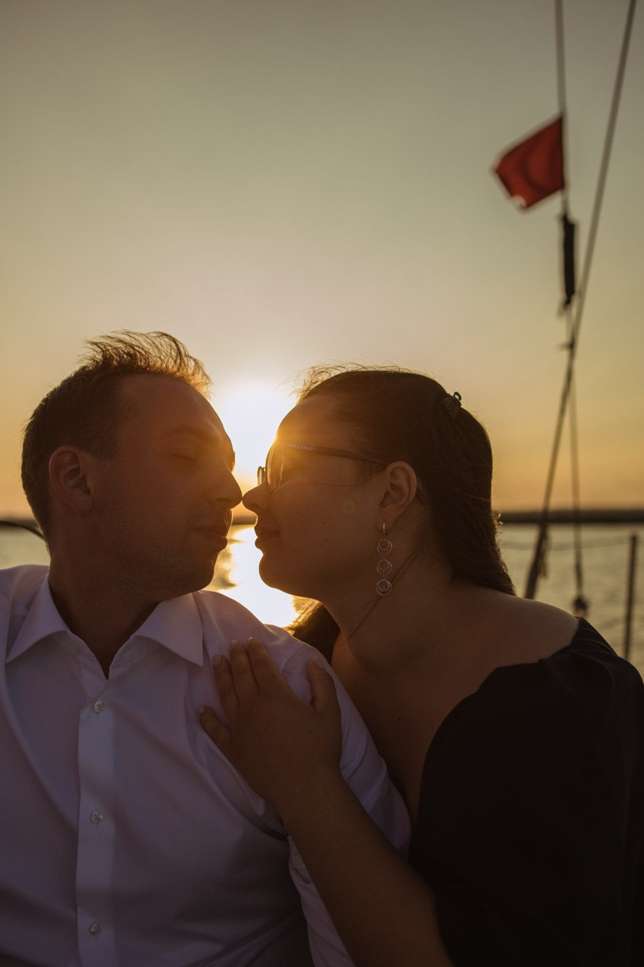 Захар и Татьяна. Прогулочная съемка на яхте. Фотографы в городе Волгограде — Людмила Агеева и Алексей Околелов