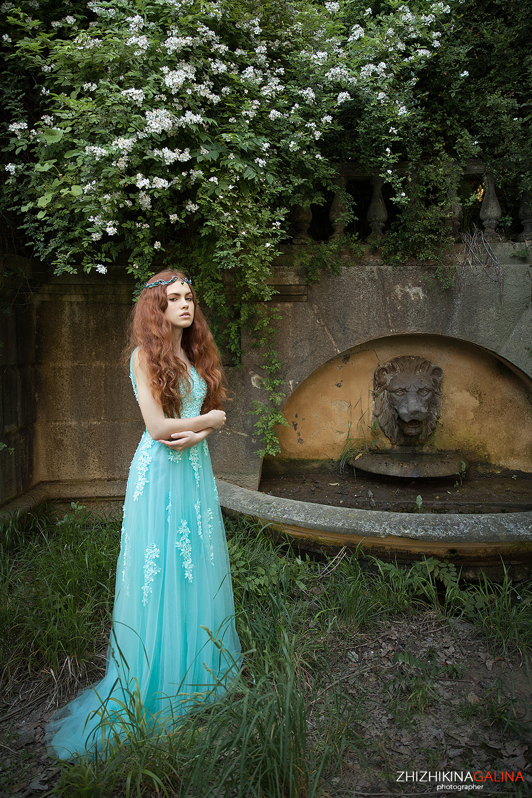 женский фотограф, фотогпрогулка, уличная фотосессия, фотосессия на улице, фотосессия в цветении, портретный фотограф, портретная фотосессия, фотограф москва, фотограф в москве, жижикина галина, женский портрет